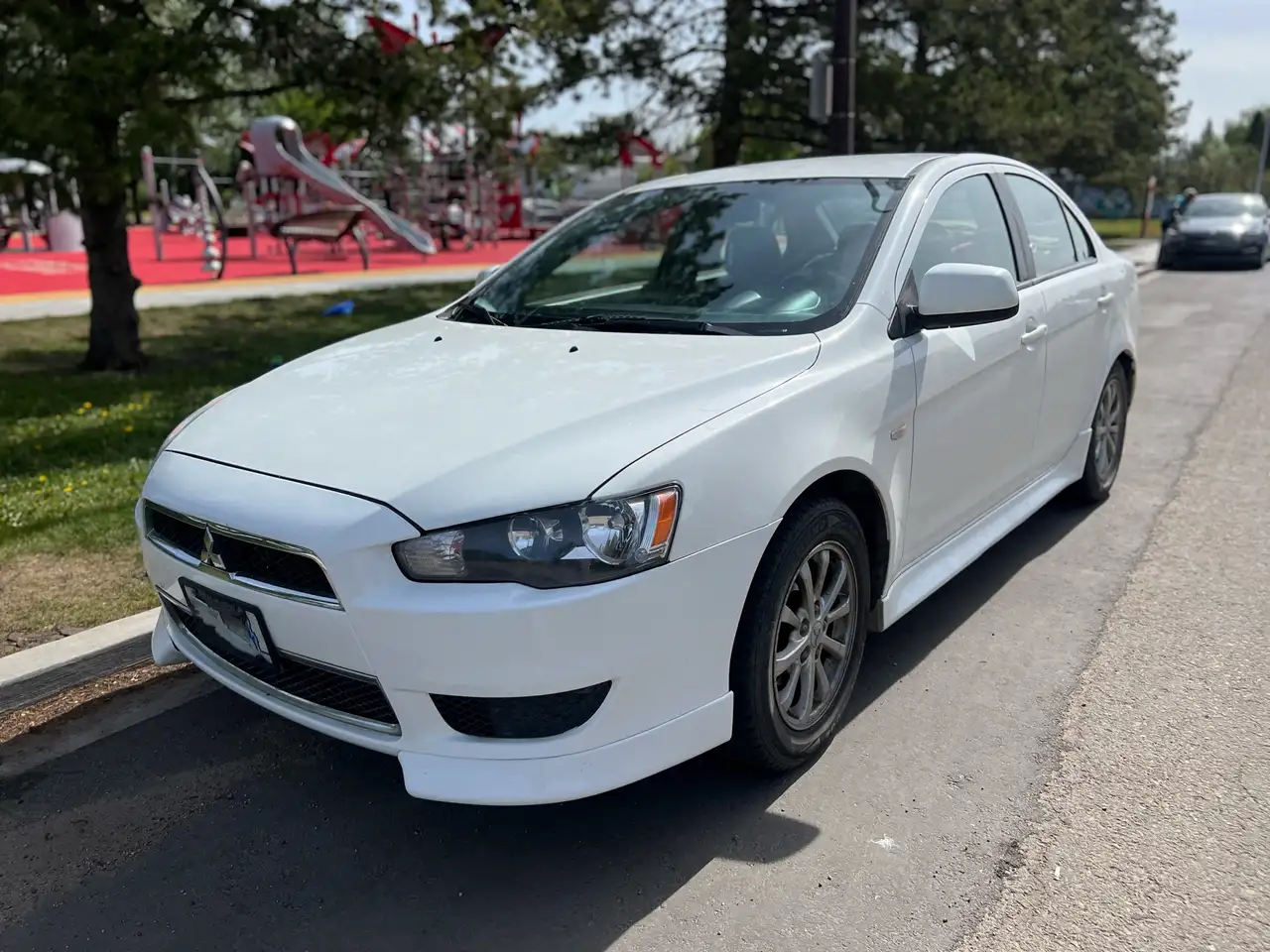 Mitsubishi Lancer снимка Mitsubishi Lancer