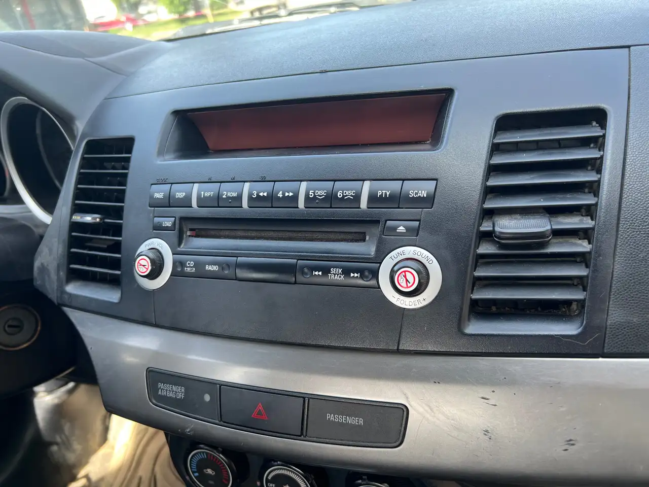 Mitsubishi Lancer снимка Mitsubishi Lancer