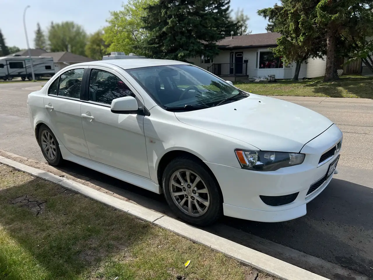 Mitsubishi Lancer снимка Mitsubishi Lancer