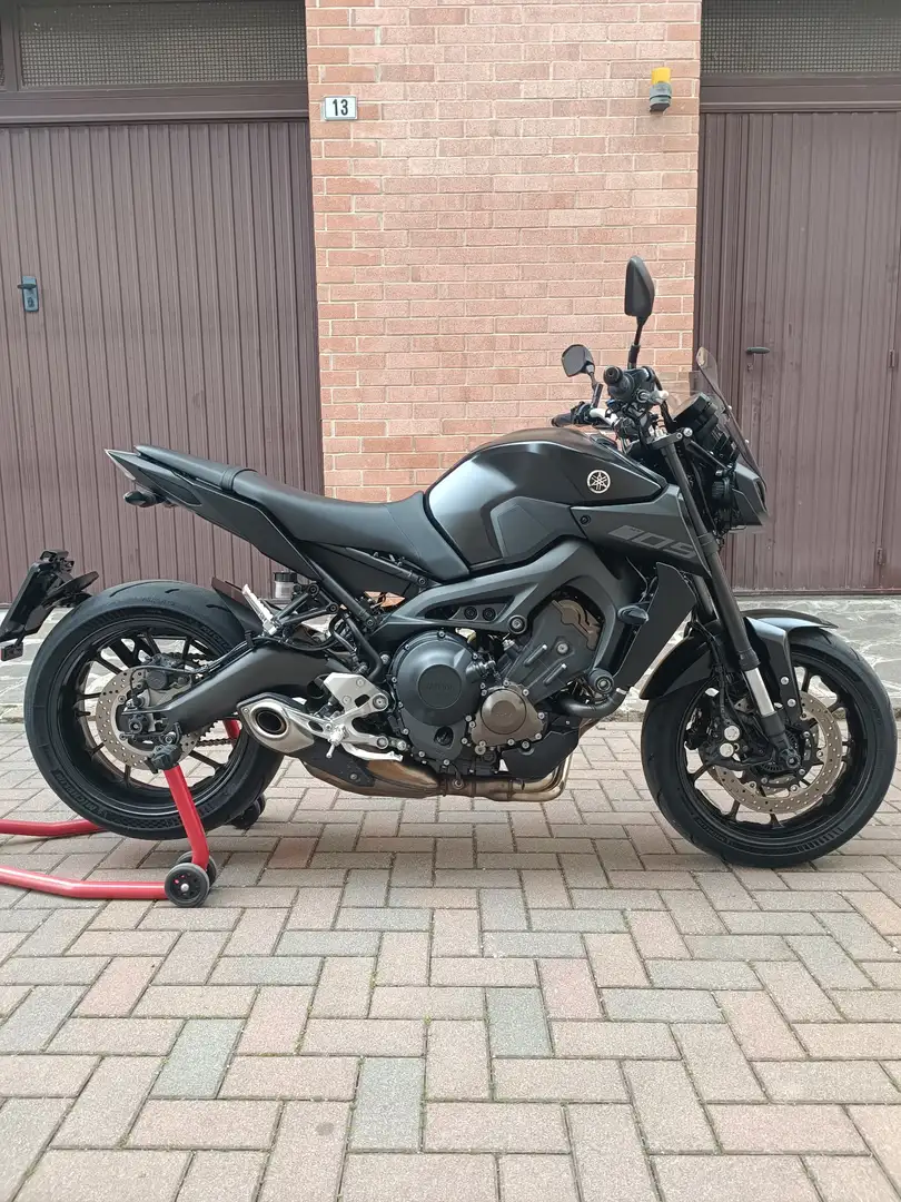 Yamaha MT-09 Černá - 1