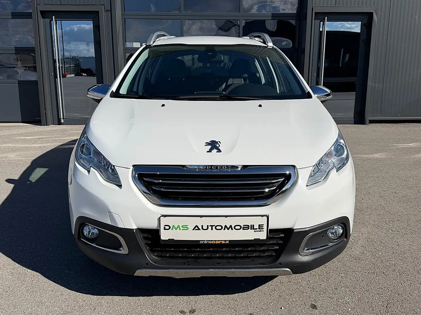 Peugeot 2008 1.2 VTi PureTech 82 Allure Weiß - 2