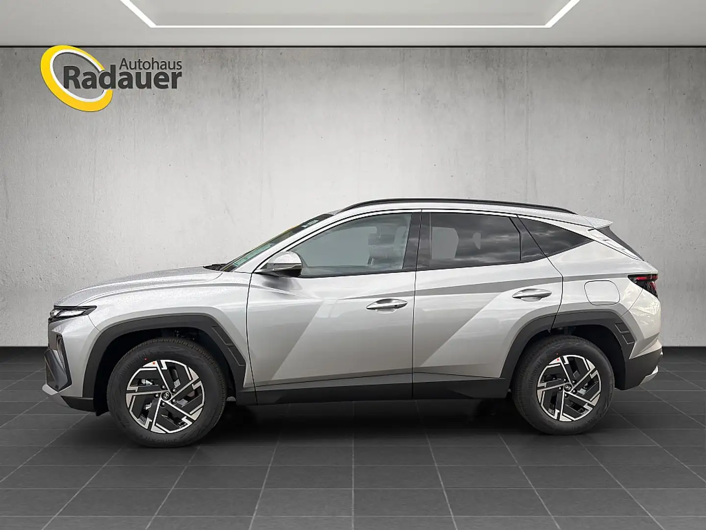 Hyundai TUCSON Tucson 1,6 T-GDI 2WD Jubile Sonder Model Plateado - 2