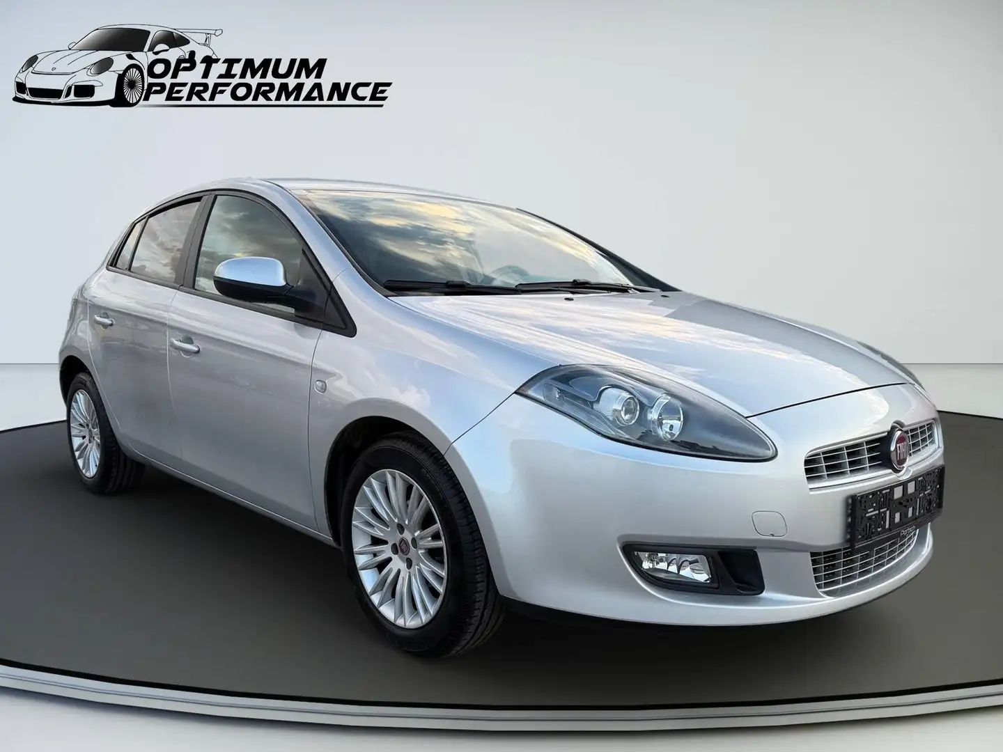 Fiat Bravo 1.4 16V Dynamic Silber - 2