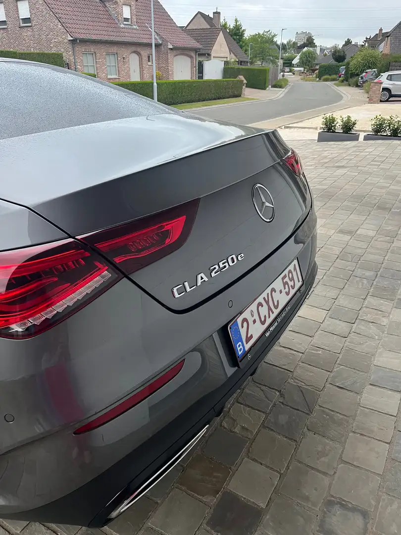 Mercedes-Benz CLA 250 CLA 250 e 8G-DCT AMG Line Grijs - 2