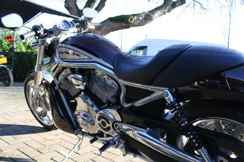 Harley-Davidson V-Rod - foto 8