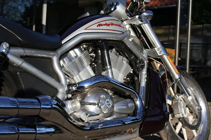 Harley-Davidson V-Rod - foto 4