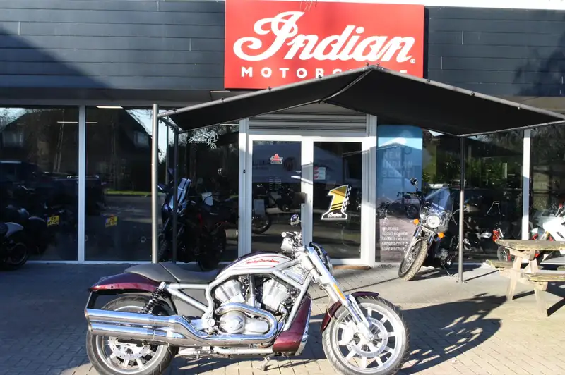 Harley-Davidson V-Rod - foto 2