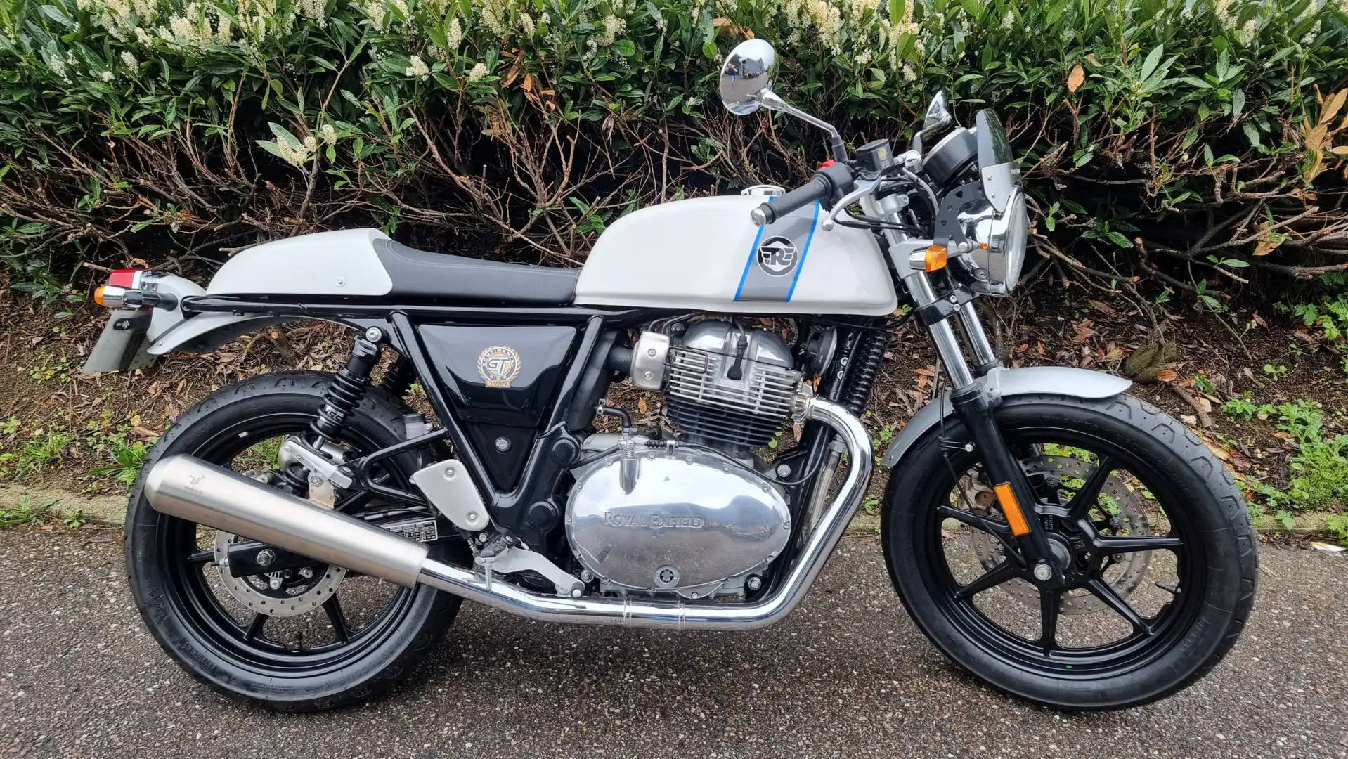 Royal Enfield Continental GT bijela - 2