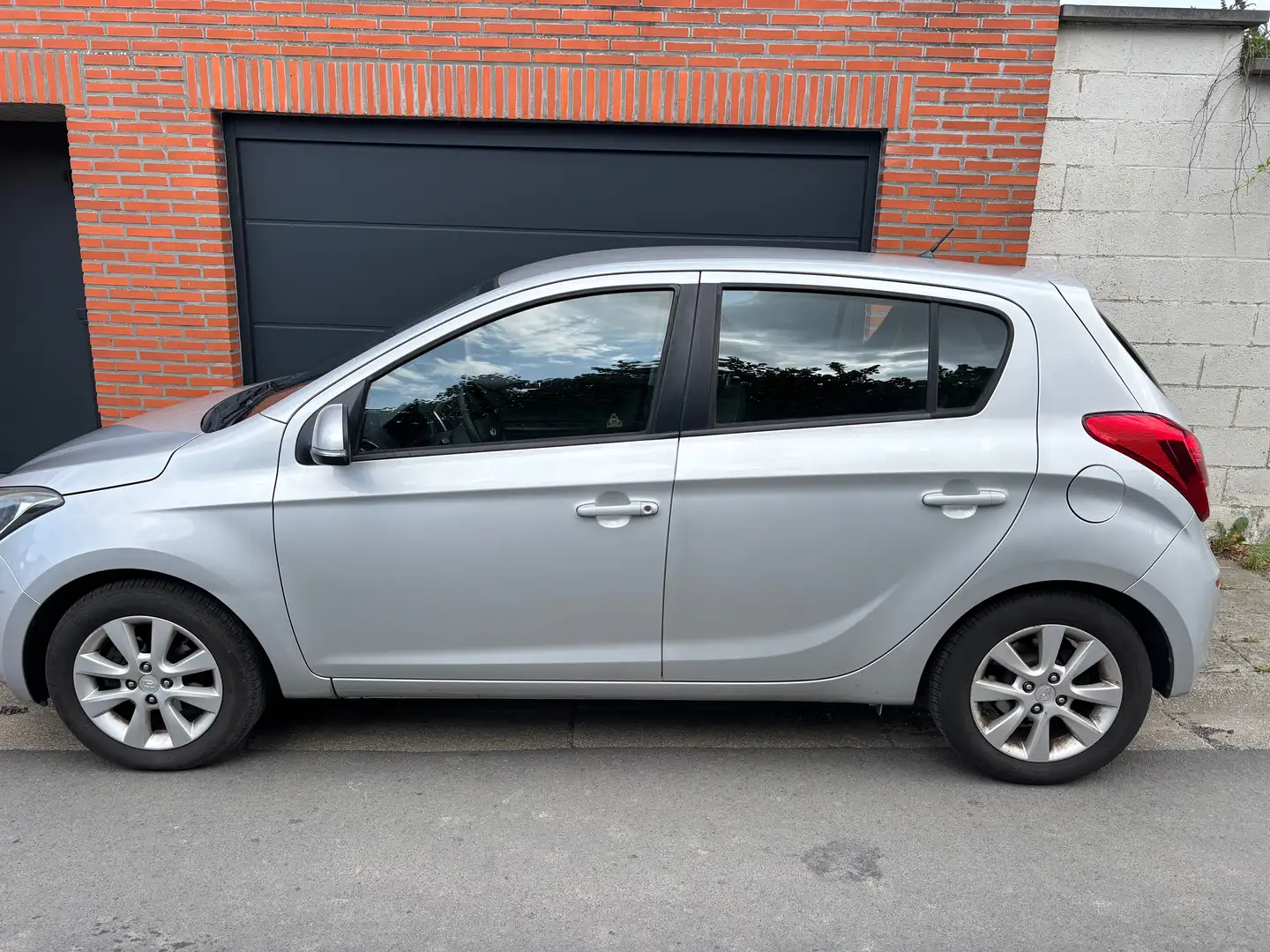 Hyundai i20 i20 1.4i Lounge Ezüst - 1