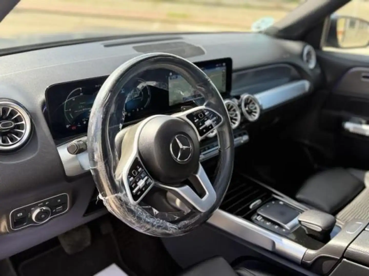 Mercedes-Benz GLB 200 MERCEDES 2.0 220 D 4MATIC DCT 140KW (190CV) 5 Puer Azul - 2