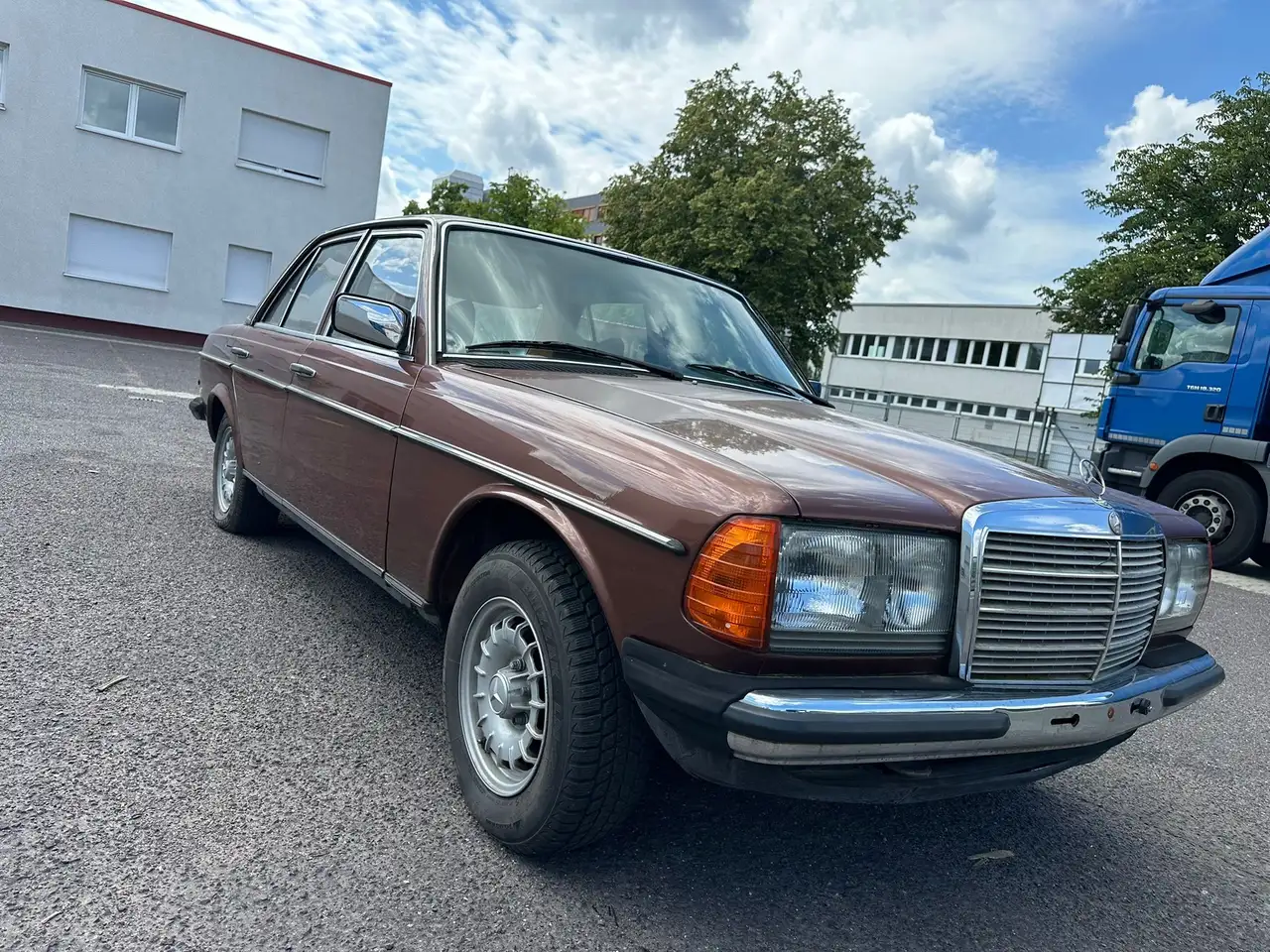 Daimler Benz 123, foto 3