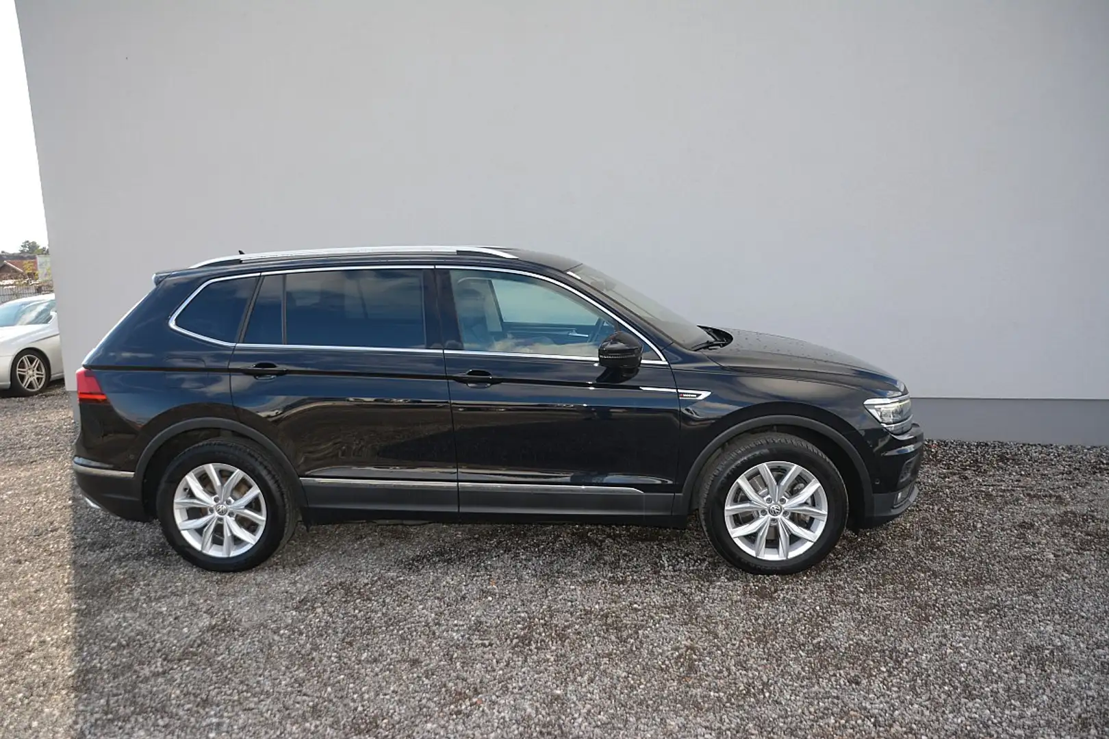 Volkswagen Tiguan Allspace Tiguan 2,0 TDI SCR 4Motion Allspace Highline DSG Schwarz - 1