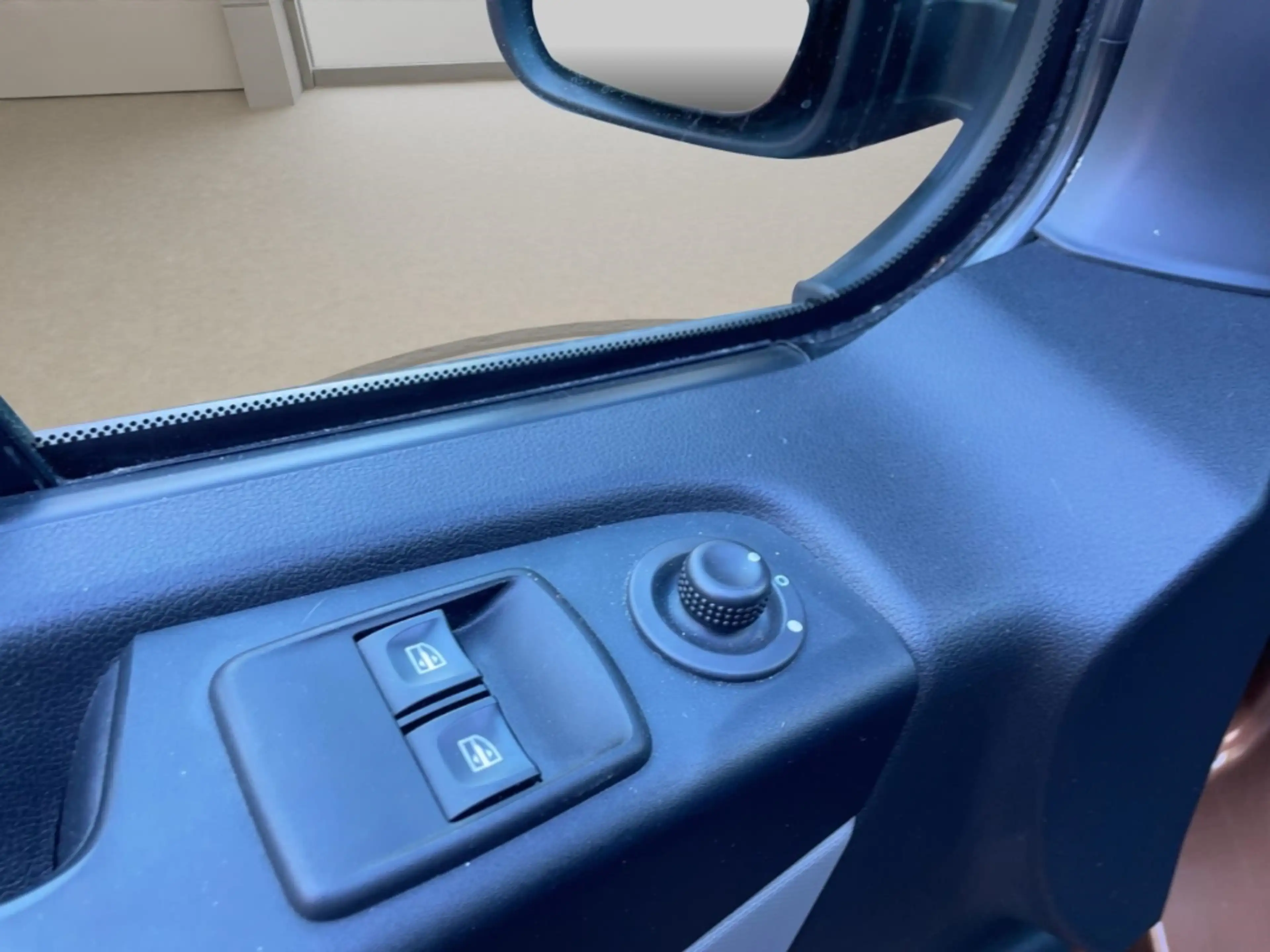 Renault Trafic L2, 9-Sitze,AHK,Navi,R.Kamera,Motor NEU! (bei 65tk — photo 10
