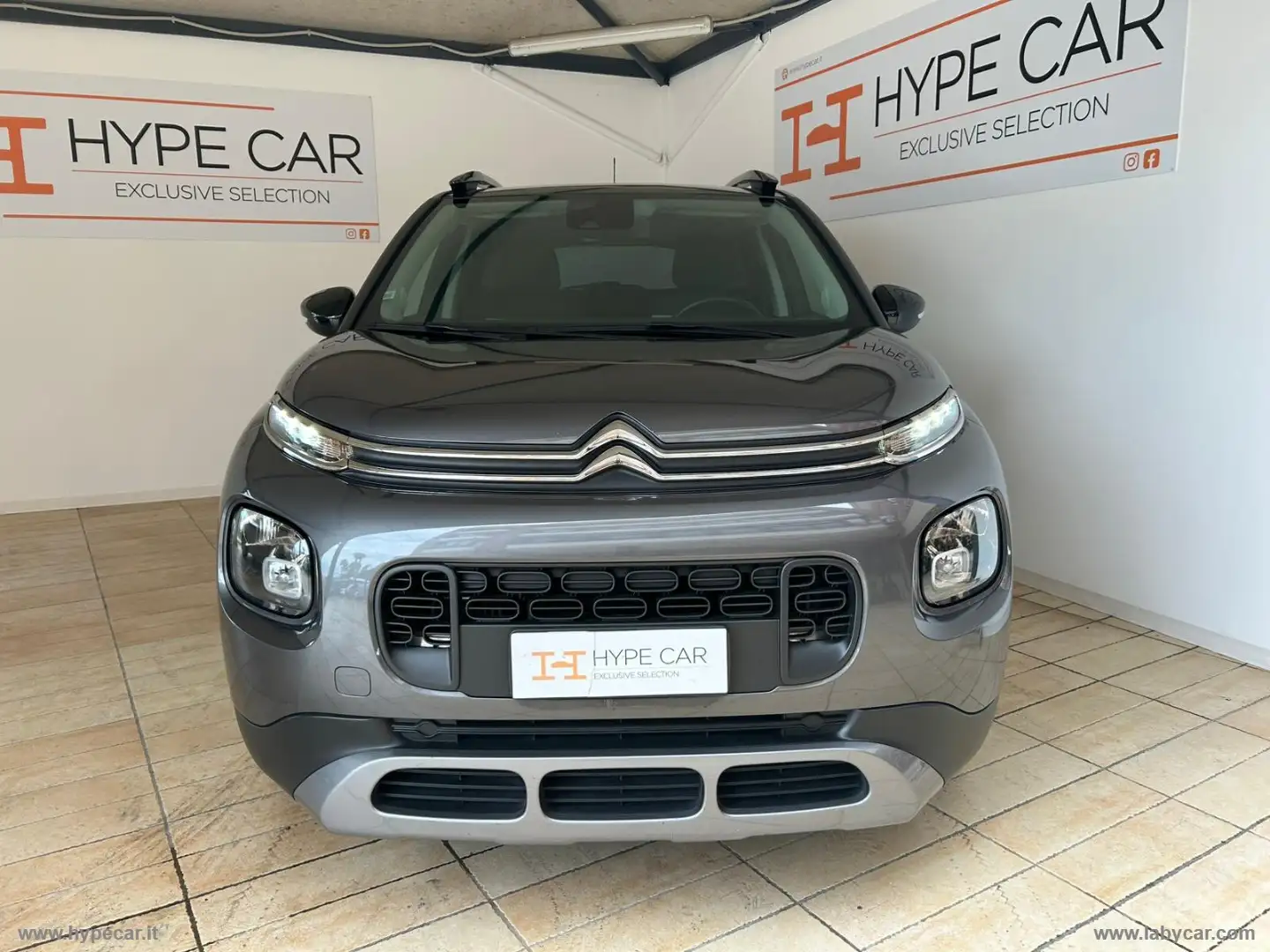 Citroen C3 Aircross BlueHDi 100 S&S Shine Grijs - 2