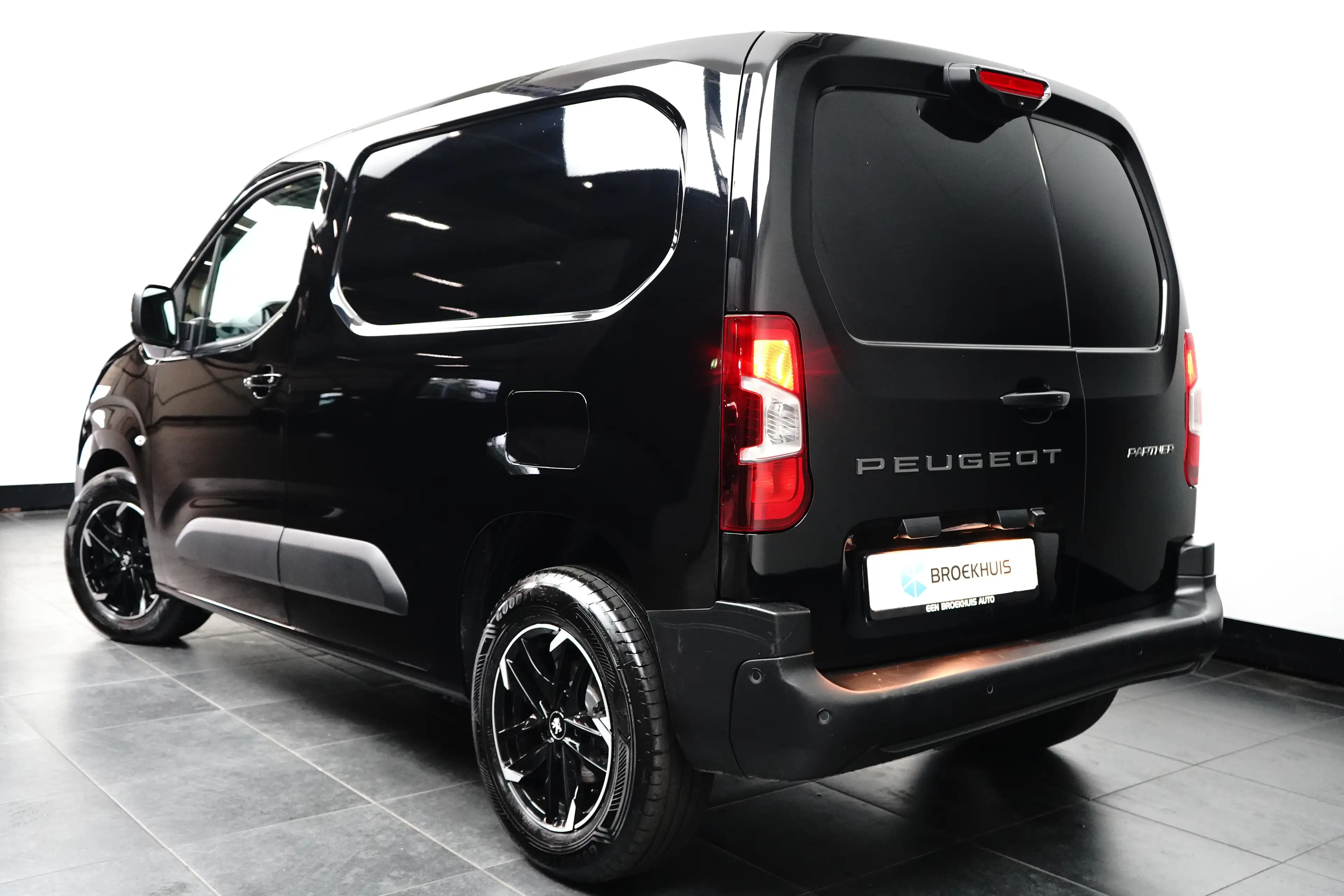 Peugeot Partner 1.5 BlueHDi 130 EAT8 S&S L1 | Achteruitrijcamera | — photo 5