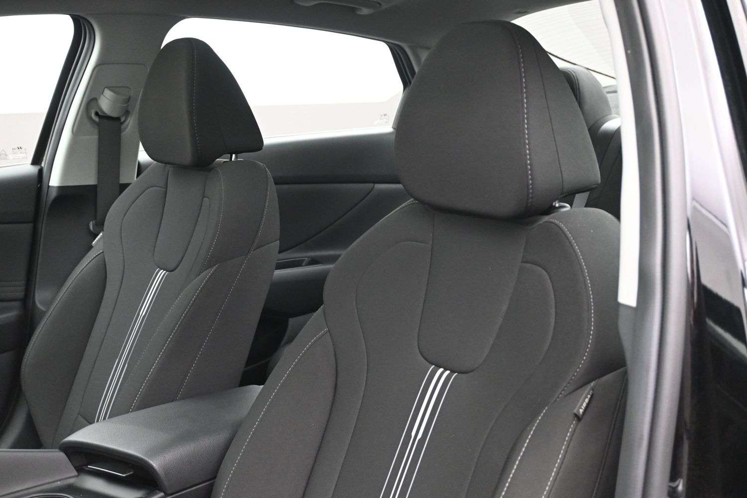 2026 Hyundai Elantra Preferred Tech Bluelink, Sunroof, Apple/Android, L — снимка 1