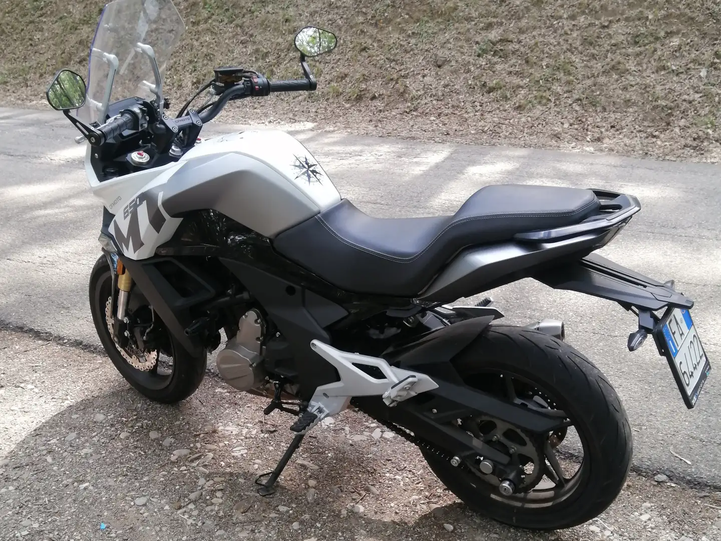CFMOTO 650 MT Blanco - 1
