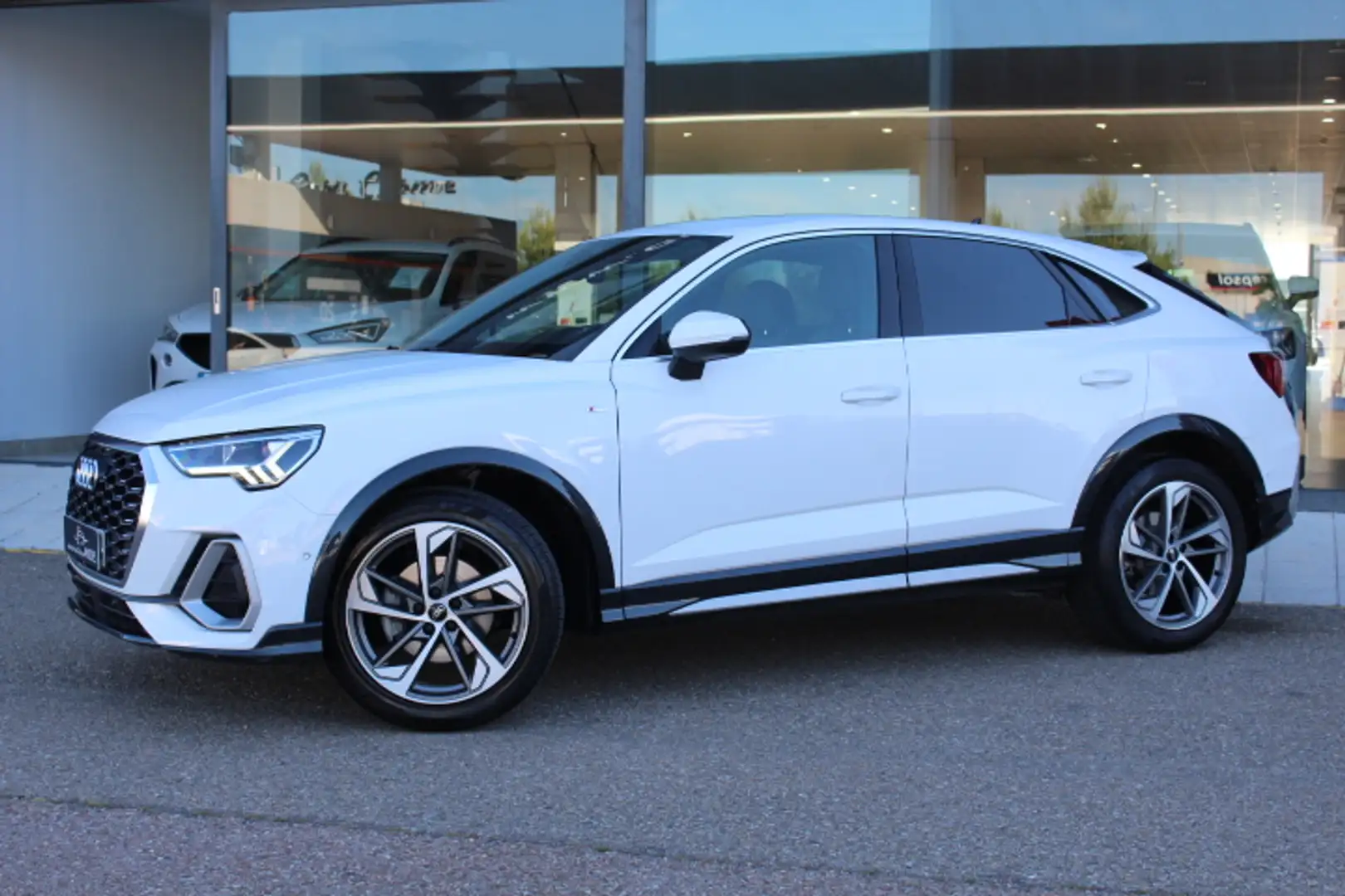 Audi Q3 Sportback 35 TDI S line S tronic Blanco - 2