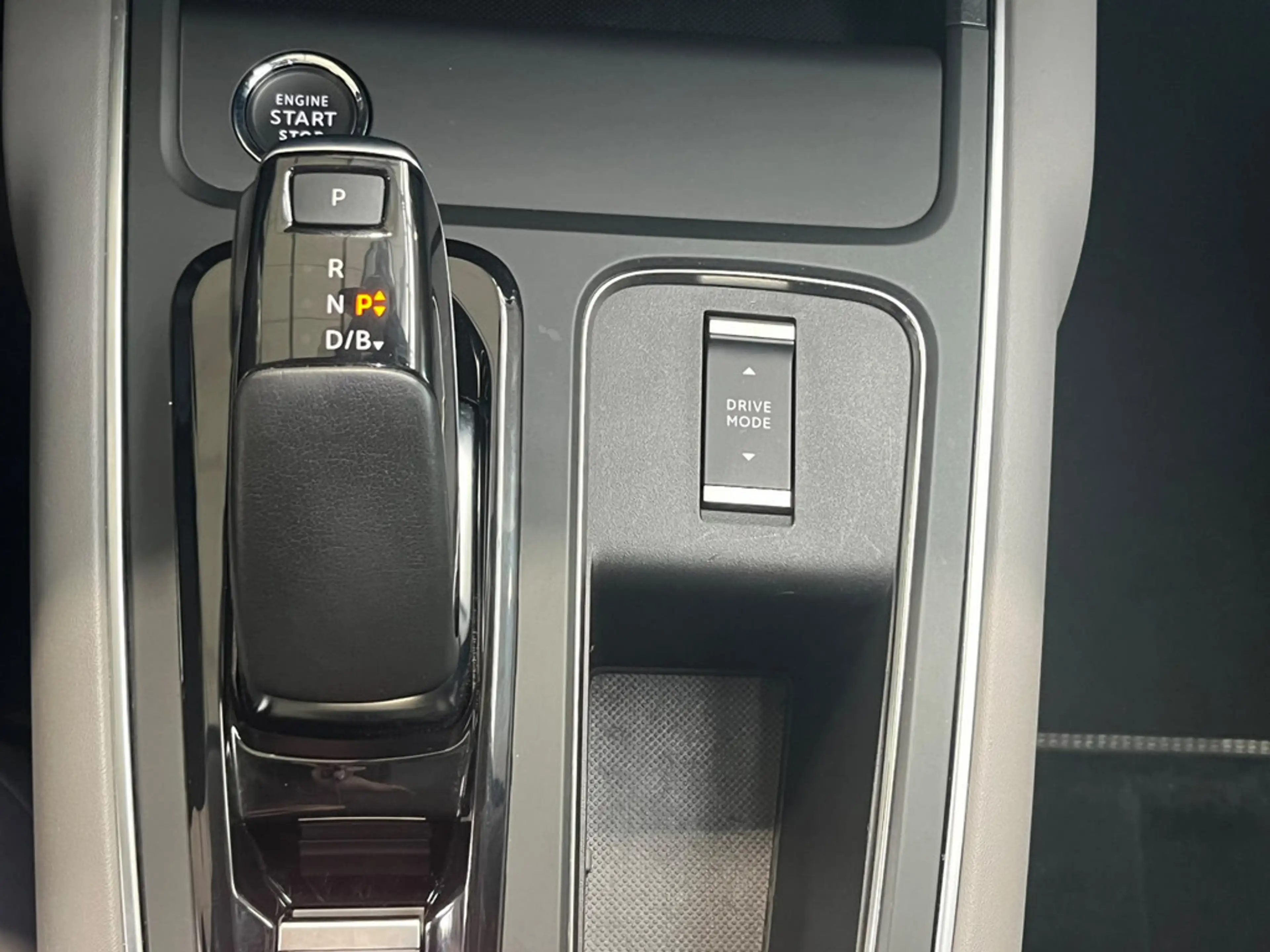 Citroen C5 Aircross 1.6 Shine Pack Hybrid LED 360° — photo 14