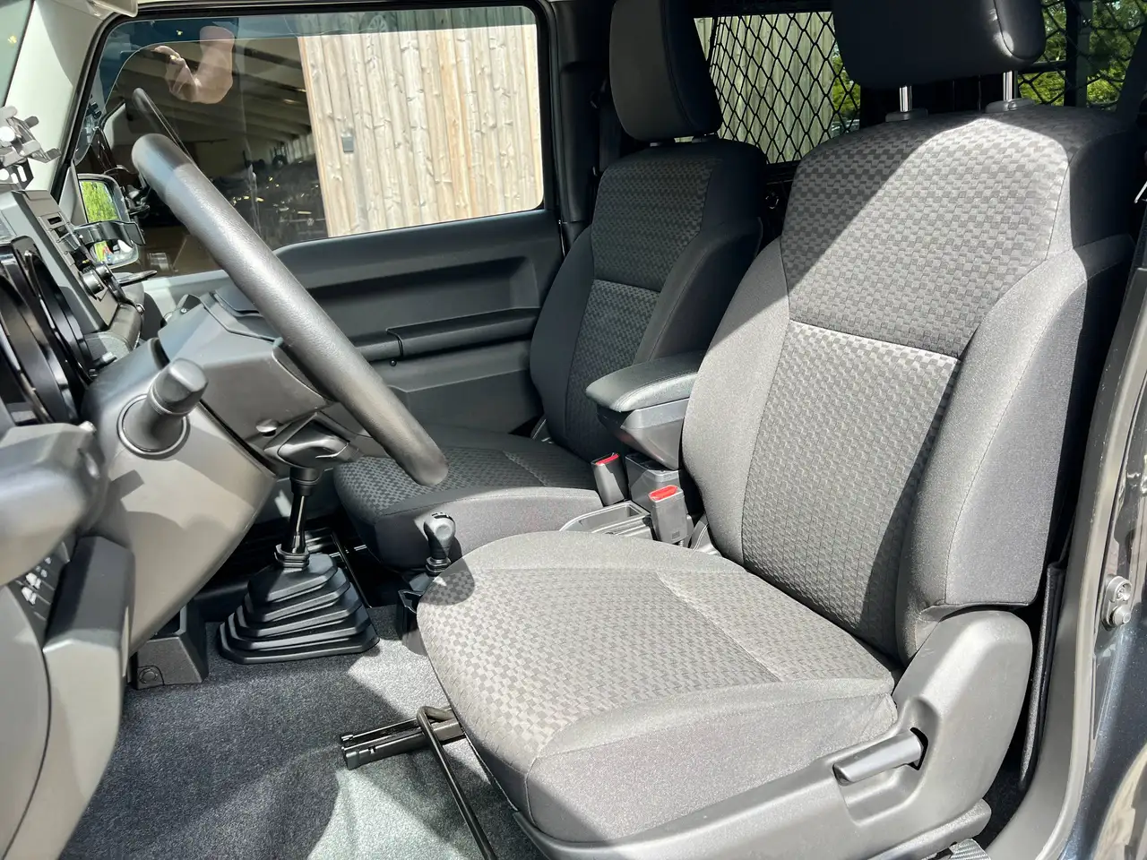 Suzuki Jimny 1.5i - LICHTE VRACHT - 11000KM - GARANTIE — foto 7