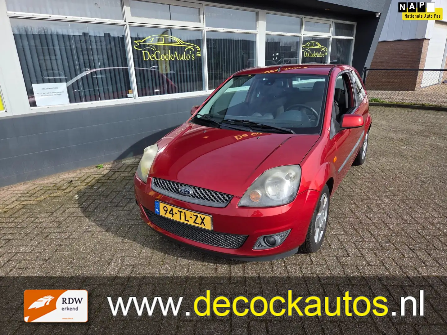 Ford Fiesta 1.3-8V Futura Portocaliu - 1