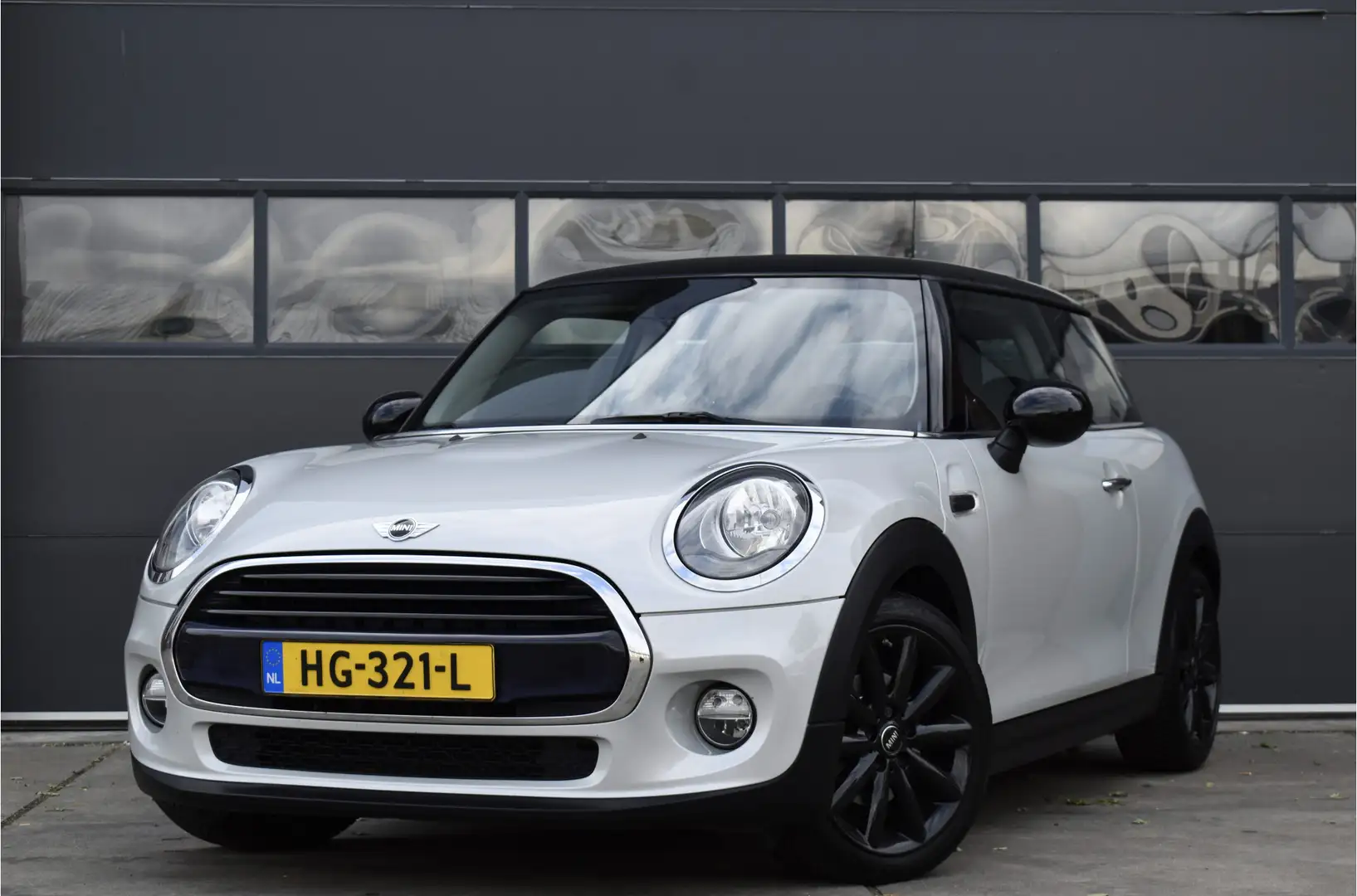 MINI Cooper Mini 1.5 Chili Business Navi - Cruise - Sfeer - Cl Wit - 1
