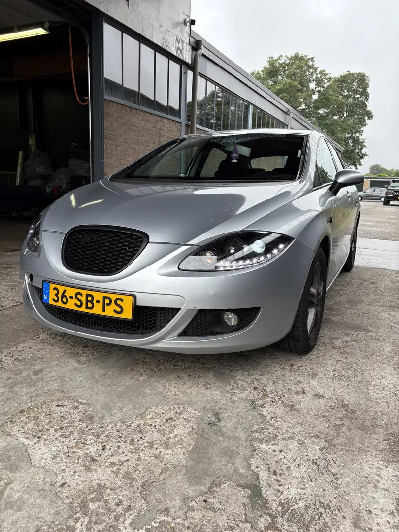 SEAT Leon 1.6 Stylance Grijs - 1