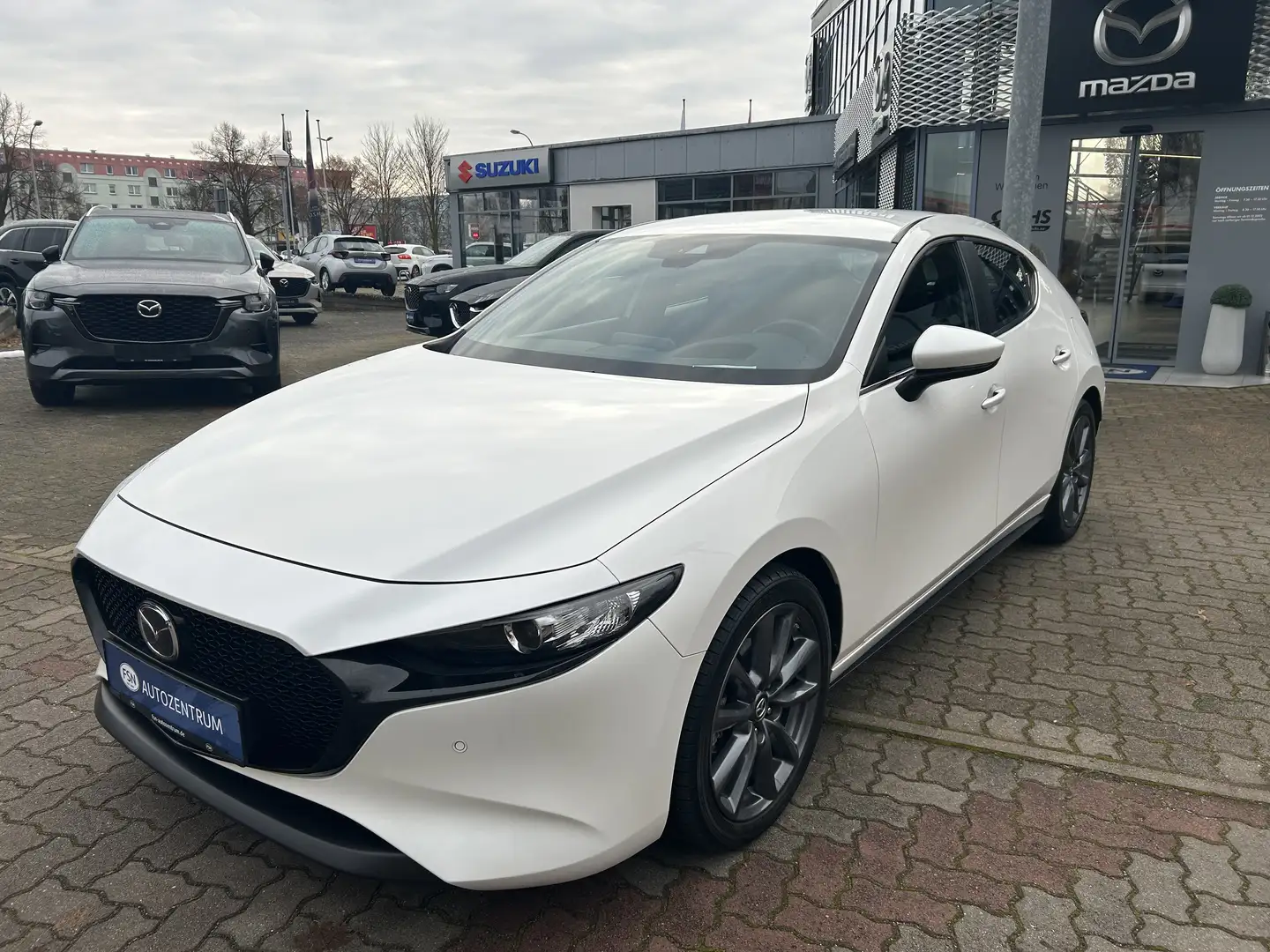 Mazda 3 SKYACTIV-G 2.0 M Hybrid 6GS AL-SELECTION A18 Weiß - 1