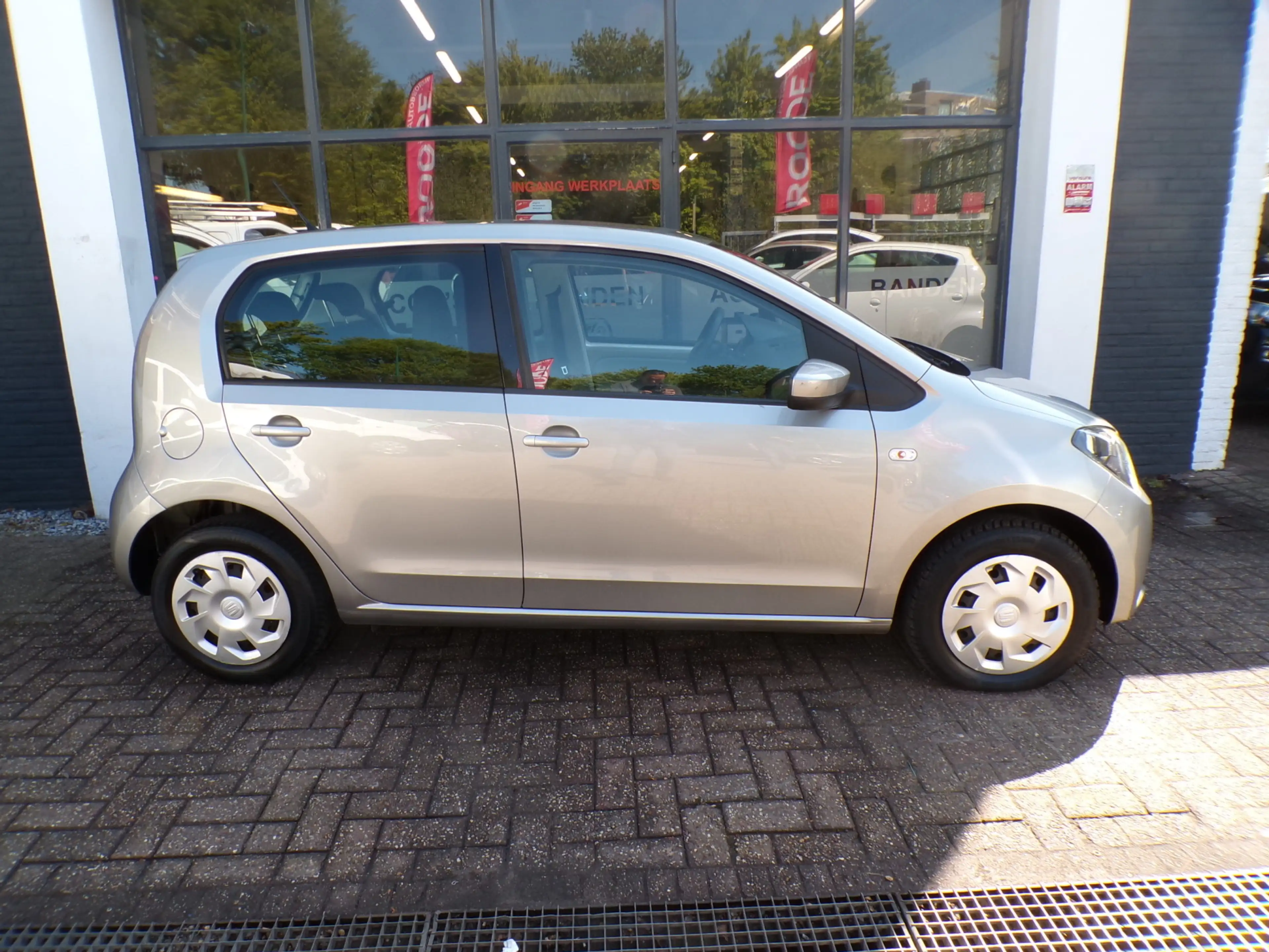 SEAT Mii 1.0 5-Drs Automaat NETTE AUTO ,GOED ONDERHOUDEN! — photo 4