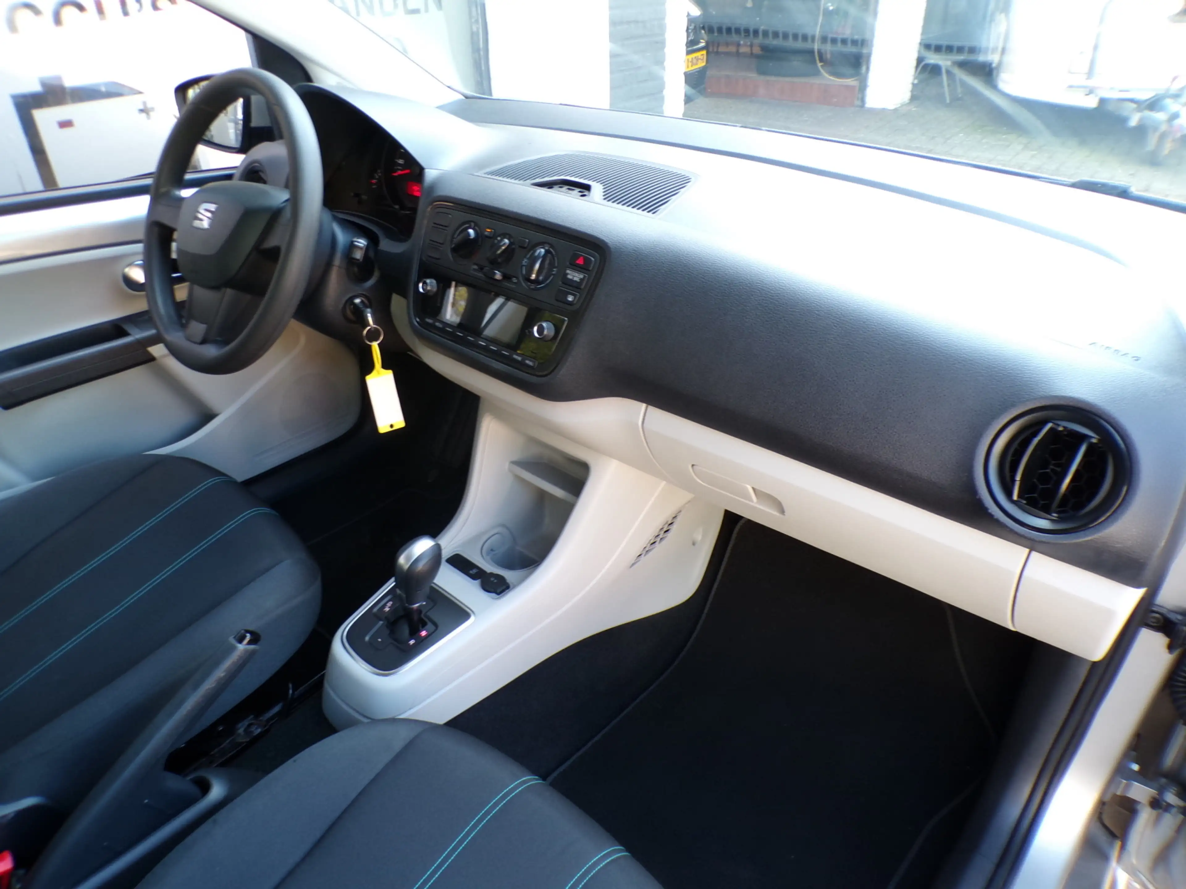 SEAT Mii 1.0 5-Drs Automaat NETTE AUTO ,GOED ONDERHOUDEN! — photo 8