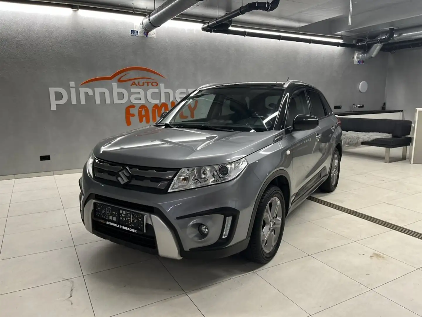 Suzuki Vitara 1.6 DDiS 5DR 4WD TCSS shine Schwarz - 1