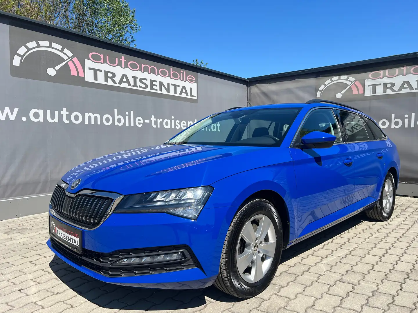Skoda Superb Ambition 150 Ps DSG mit Standheizung Blau - 1