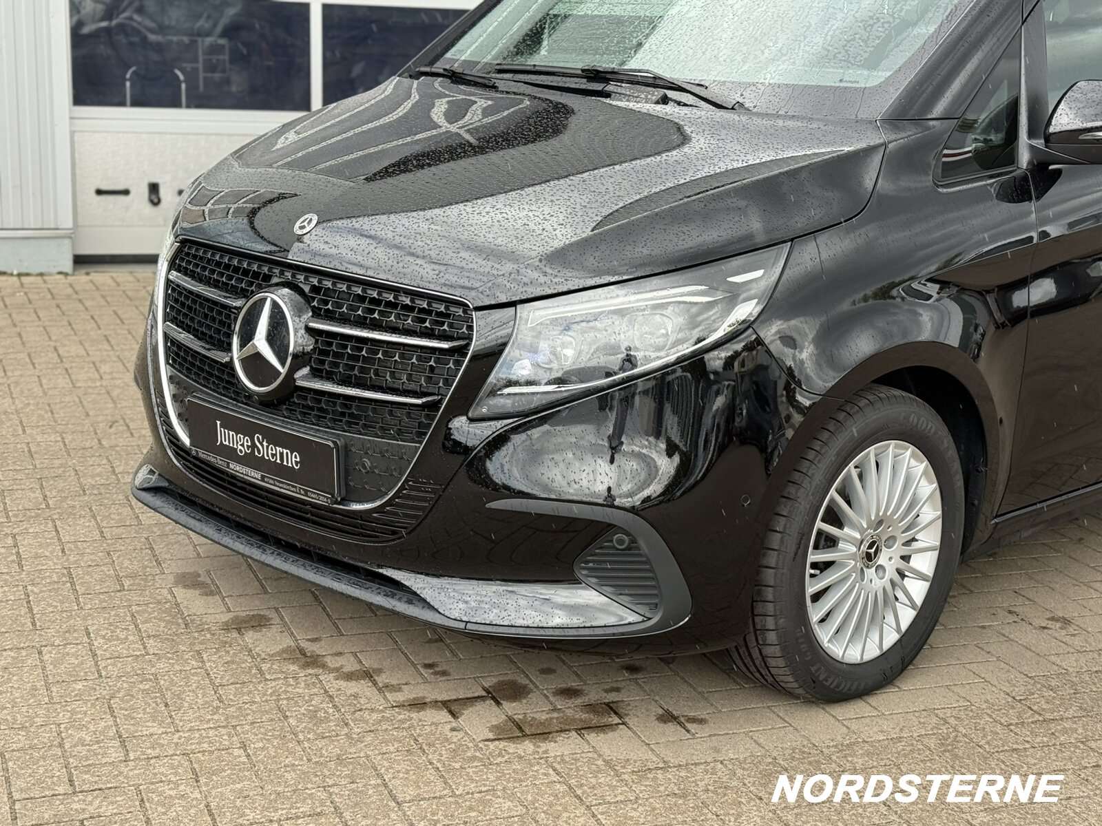Mercedes-Benz V 250