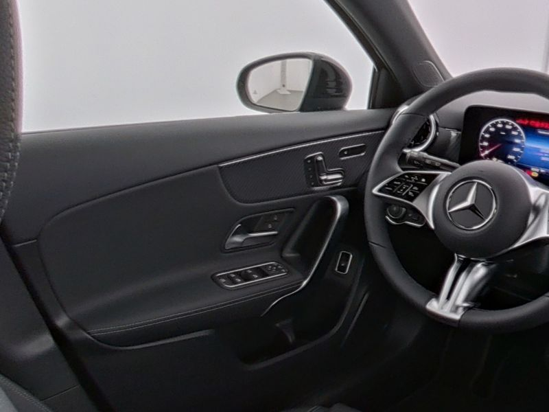 Mercedes-Benz A 250 e mit EQ Hybrid Technologie PROGRESSIVE|LM — photo 6