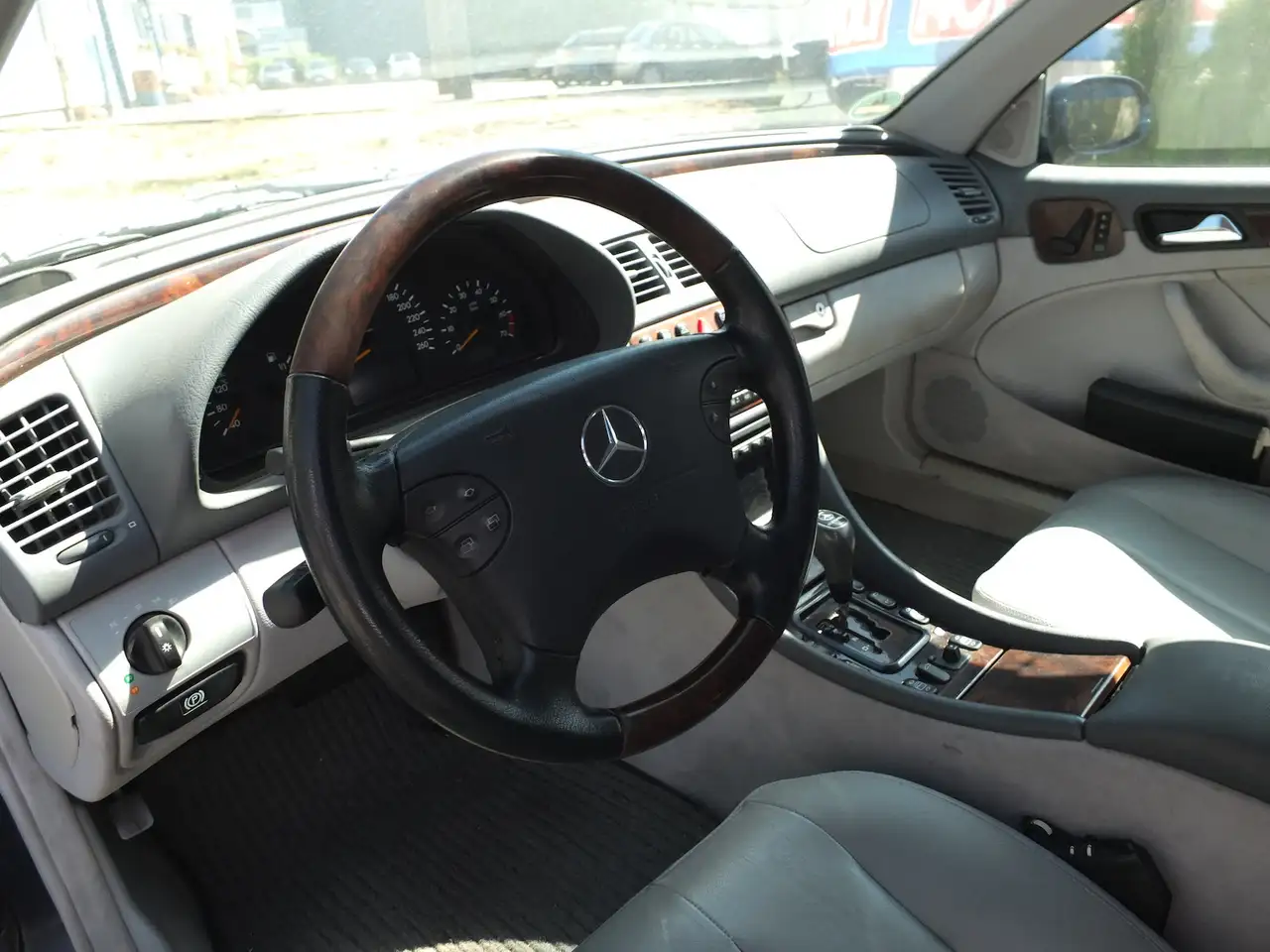 Mercedes-Benz CLK 320 ELEGANCE LEDER COMAND KLIMAAUTOMATIK, foto 8