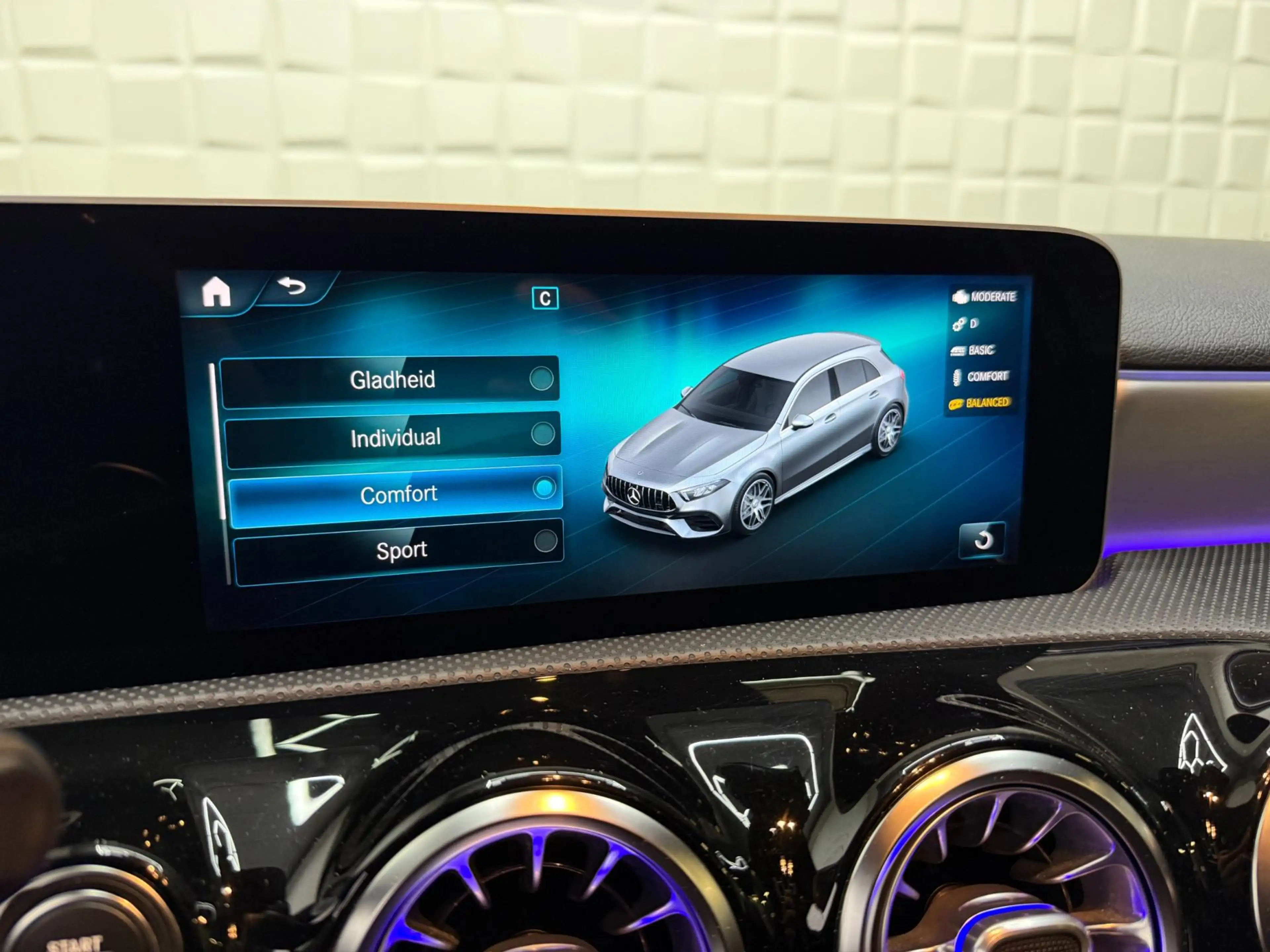 Mercedes-Benz A 45 AMG S 4MATIC+ Edition 1 PANO — photo 19