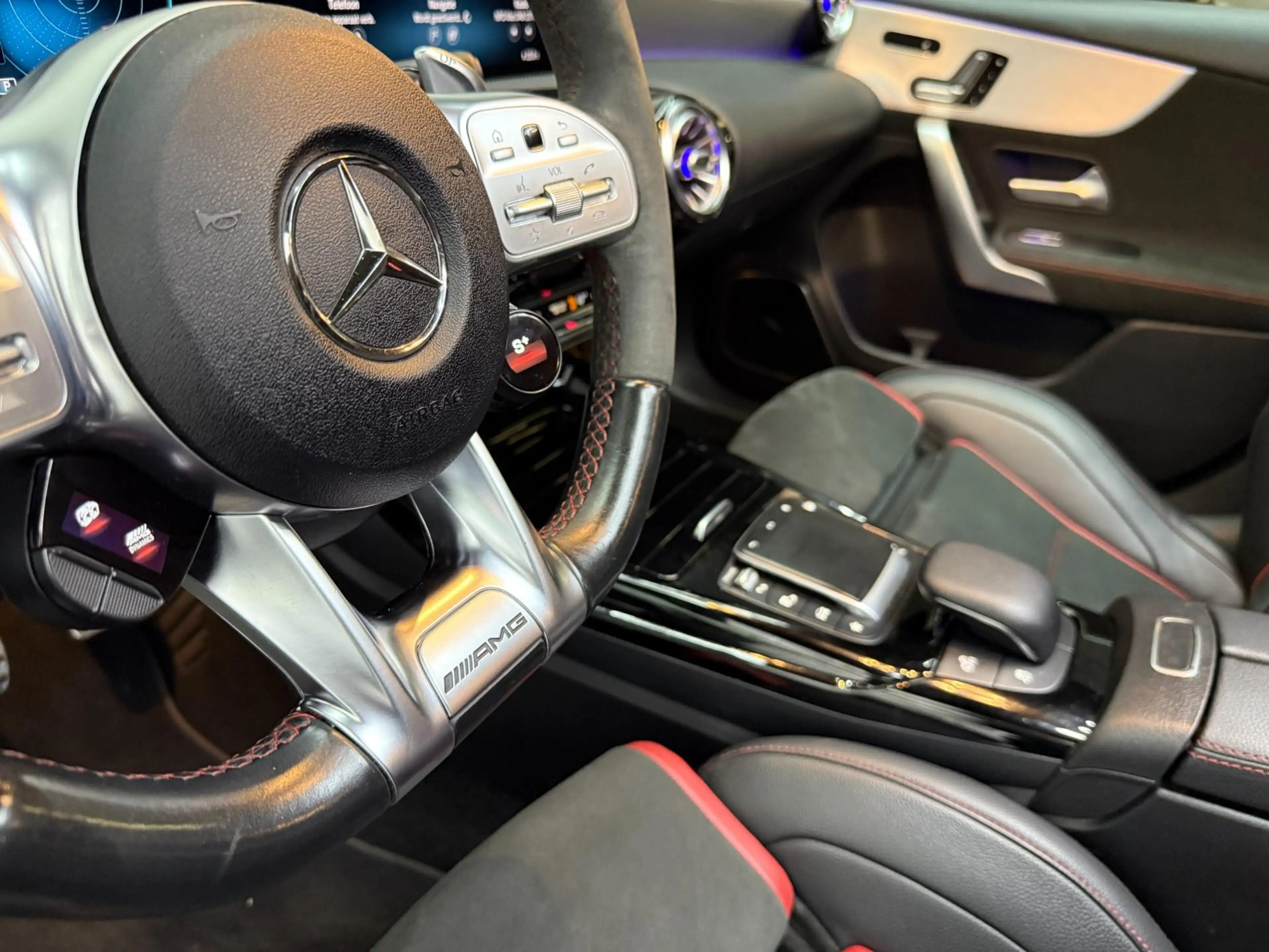 Mercedes-Benz A 45 AMG S 4MATIC+ Edition 1 PANO — photo 17