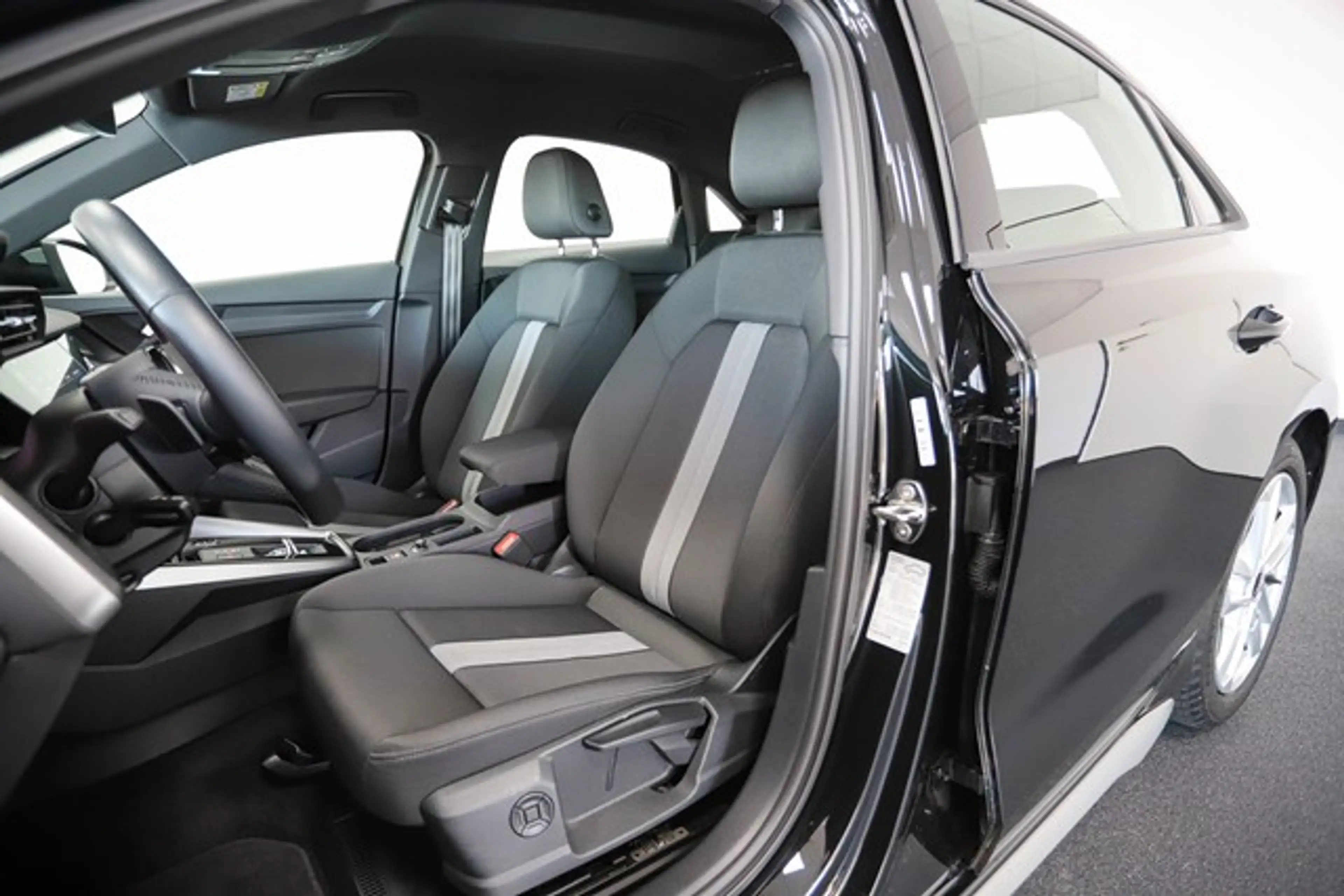 Audi A3 Limousine S line NAVI VIRT. COCKP GRA VERKEHRSZ... — photo 11