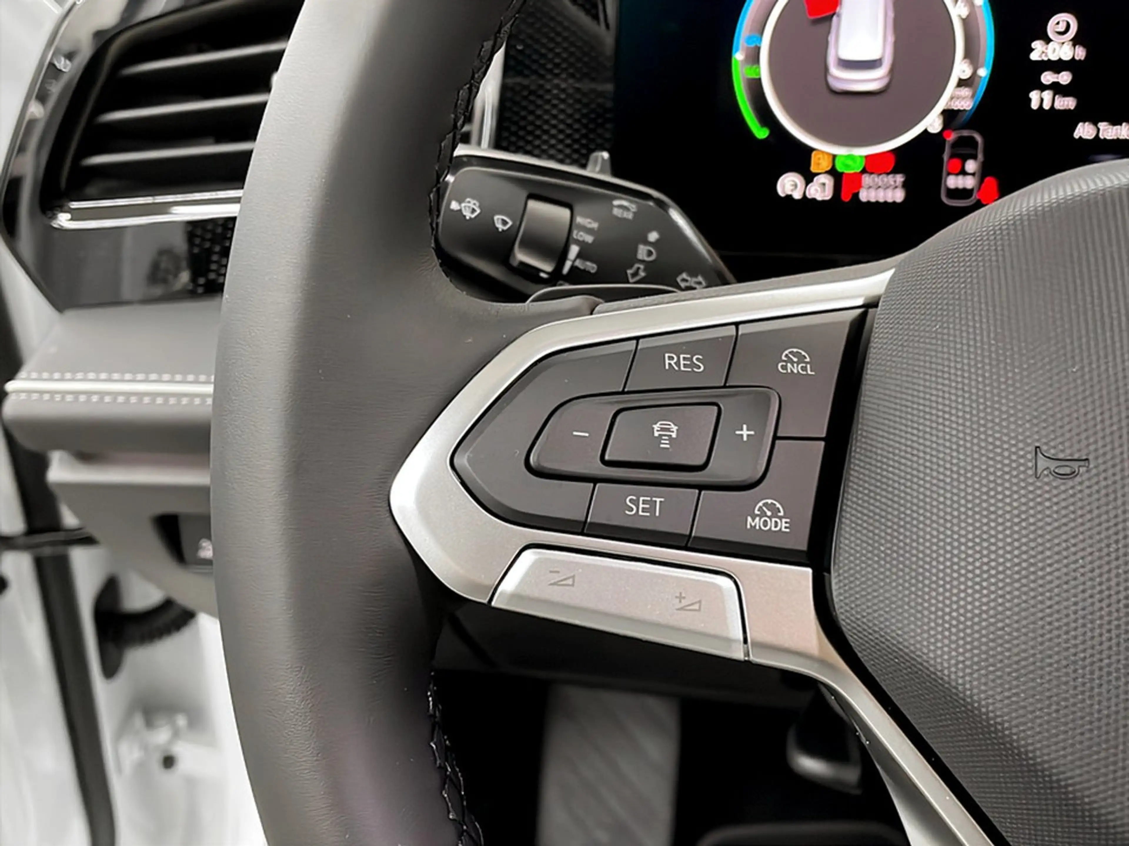 Volkswagen Passat Variant Business eHybrid 150kW — photo 14