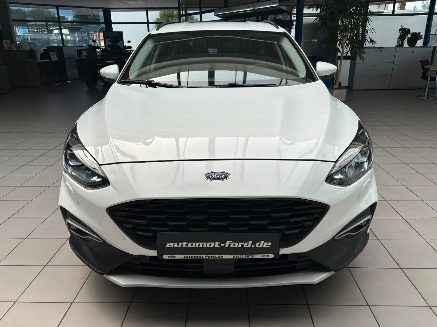 Ford Focus Turnier Active*Klima*Temp*AHK*LED* Weiß - 2