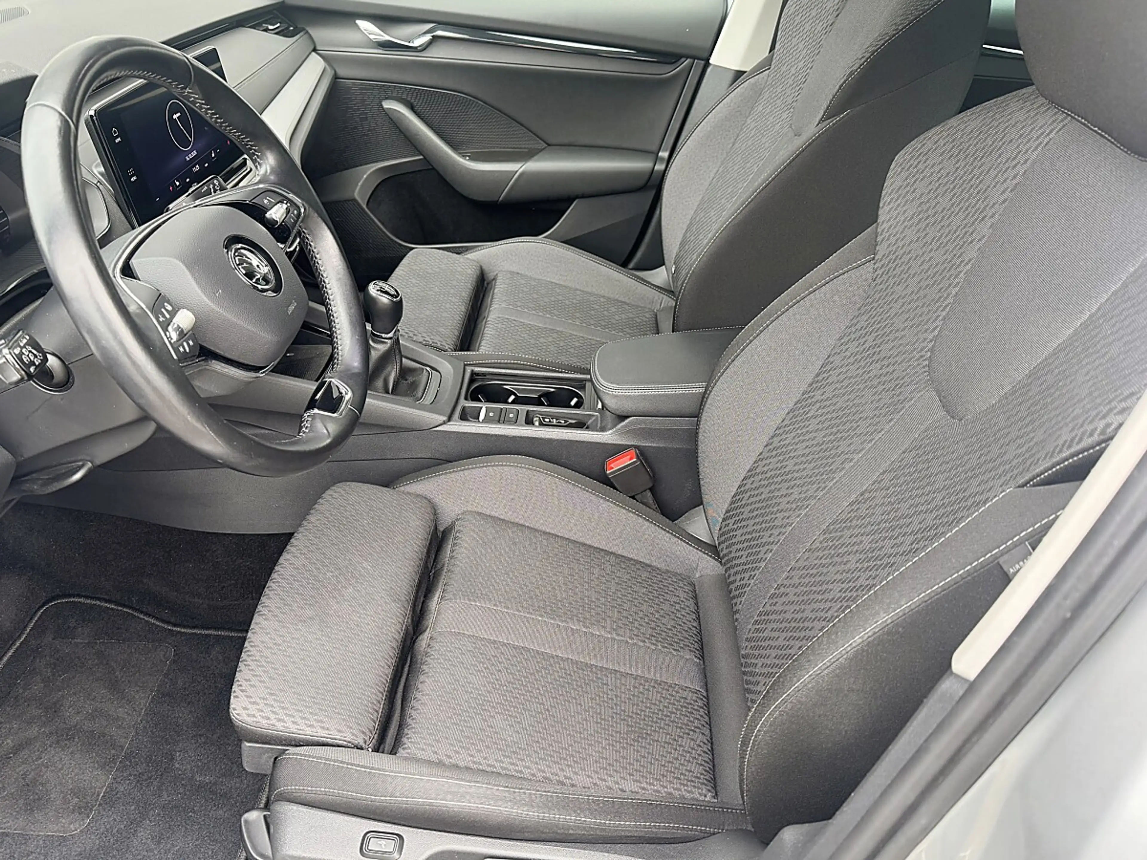 Skoda Octavia Combi 2,0 TDI Ambition *AHK *SPORTSITZE *LED — photo 13