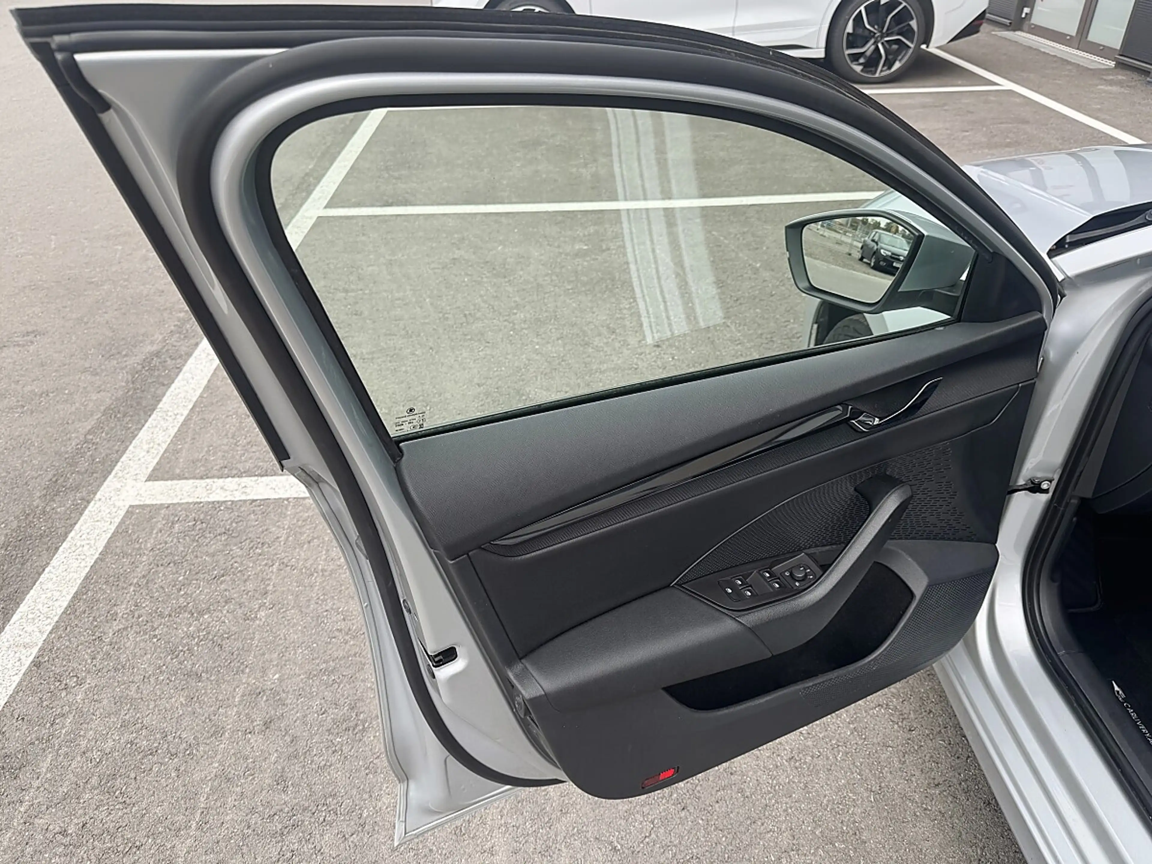 Skoda Octavia Combi 2,0 TDI Ambition *AHK *SPORTSITZE *LED — photo 12