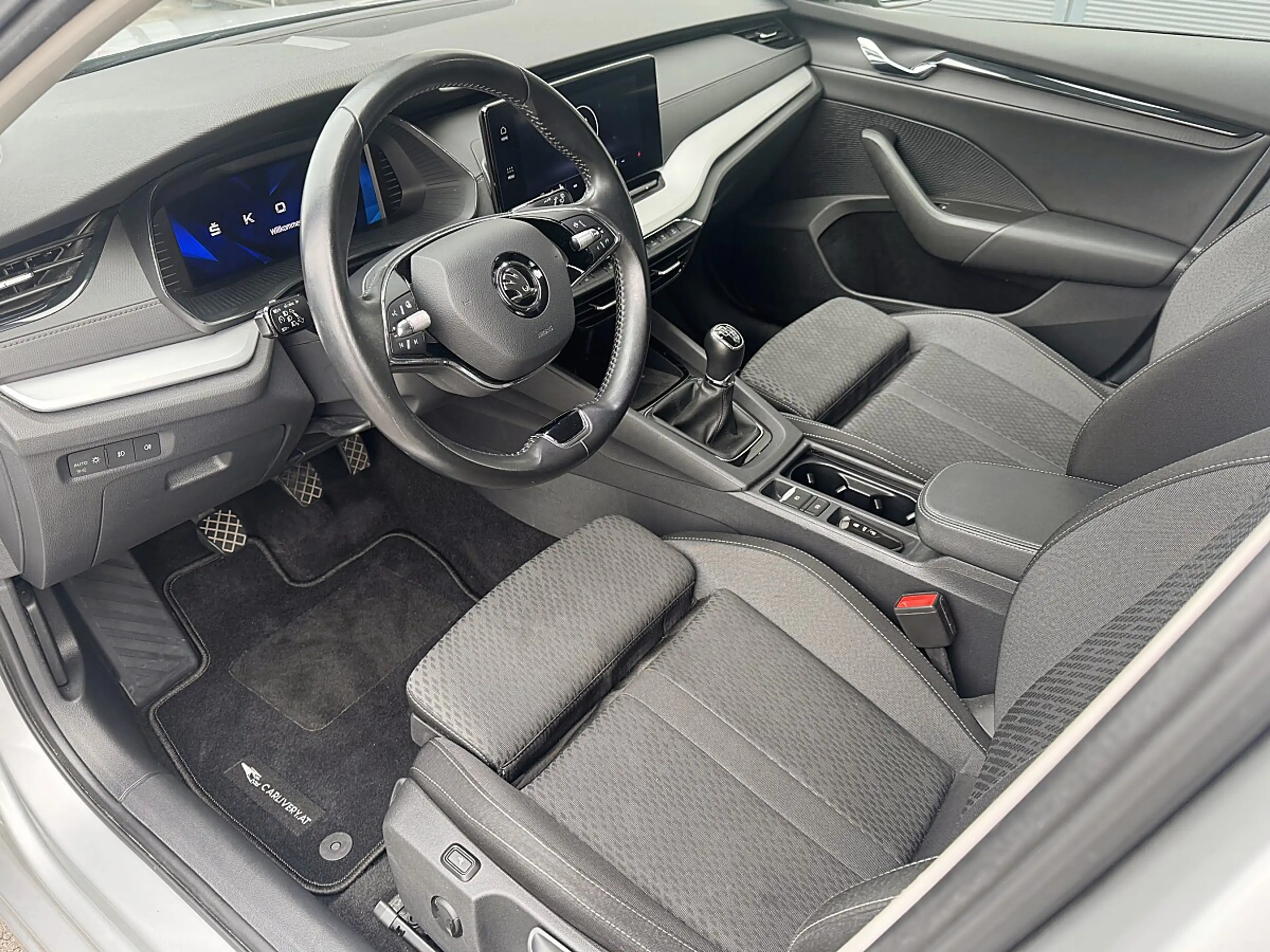 Skoda Octavia Combi 2,0 TDI Ambition *AHK *SPORTSITZE *LED — photo 2