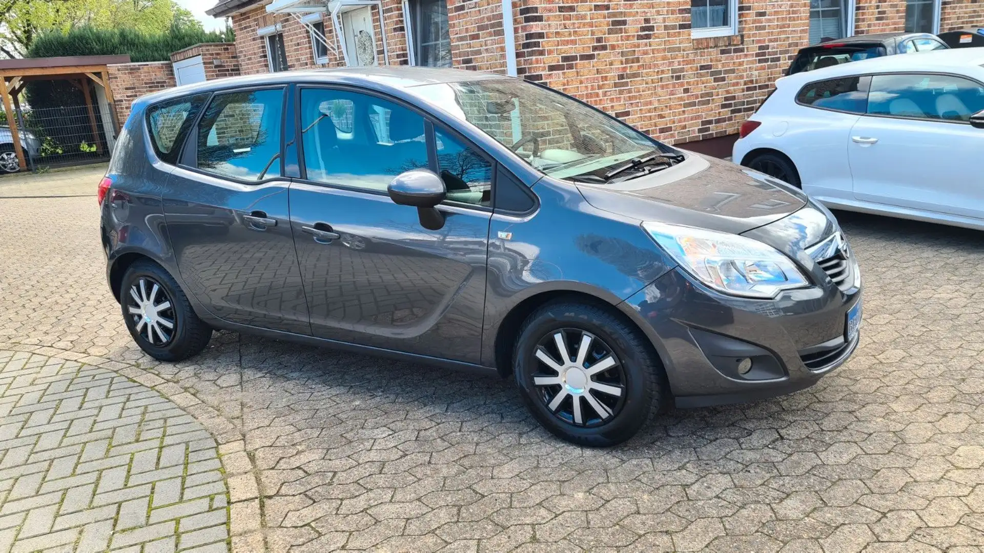Opel Meriva B Selection Grau - 1
