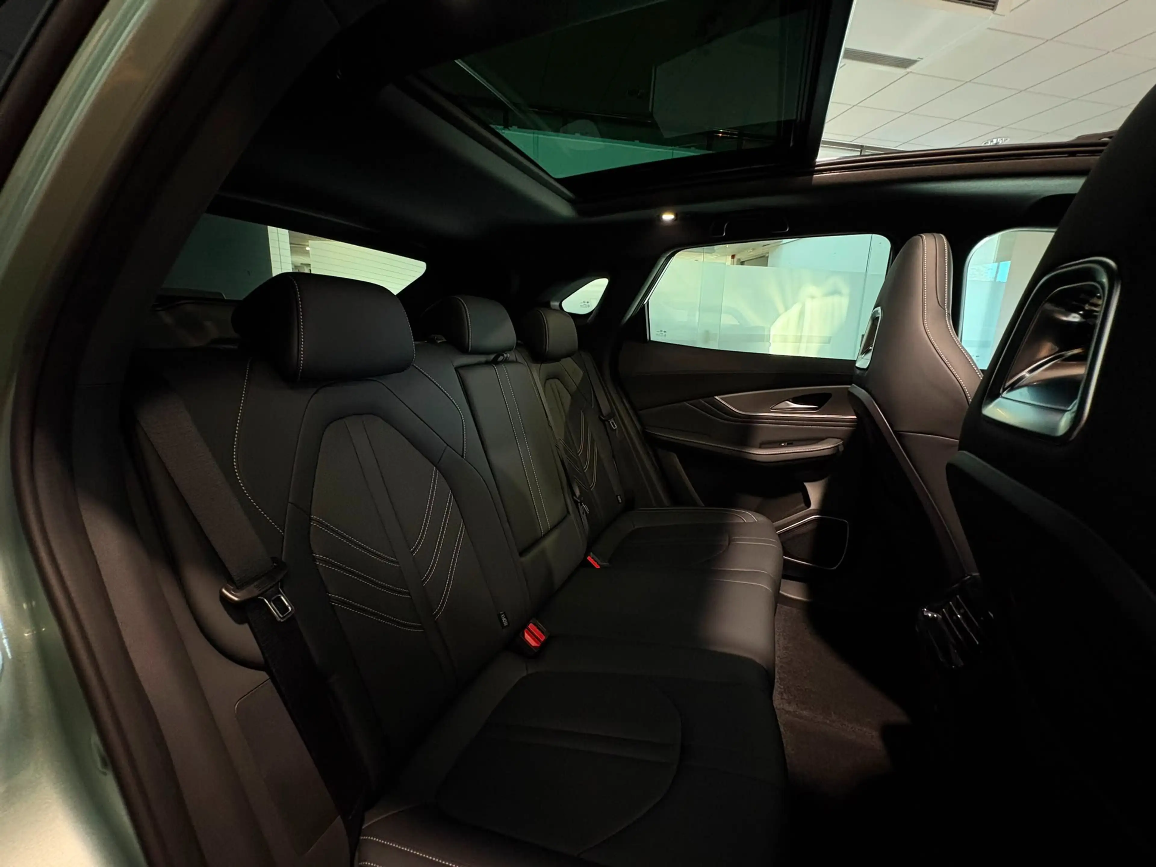 Forthing T5 Evo Friday REEV — photo 9