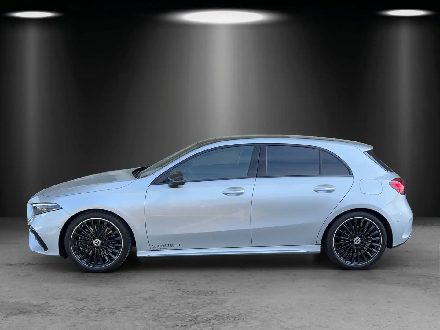 Mercedes-Benz A 250 4M AMG PANO Burme NIGHT KeyGO 19" Silber - 2