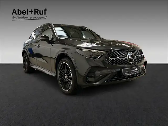 Mercedes-Benz GLC view 3