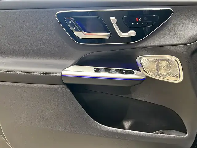 Mercedes-Benz GLC view 13