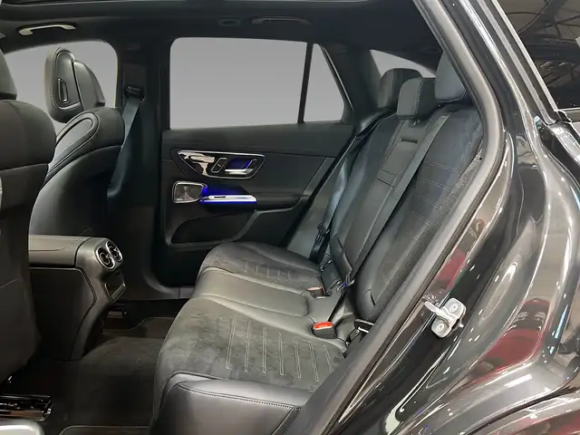Mercedes-Benz GLC view 9