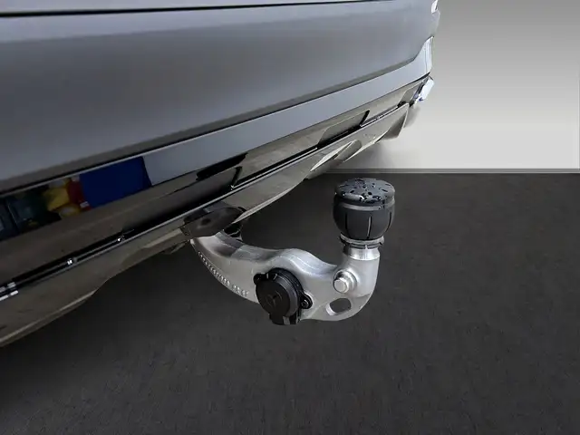 Mercedes-Benz GLC view 11